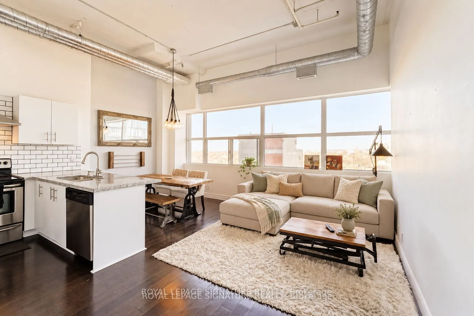 700 King Street W #1005