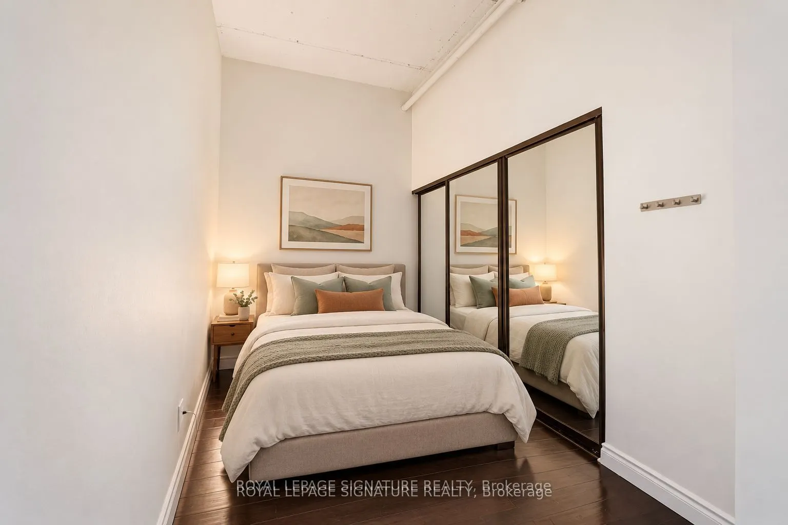 700 King Street W #1005