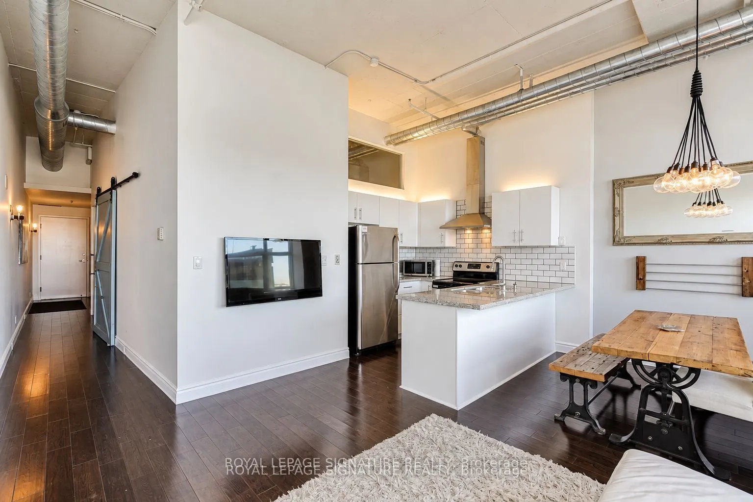 700 King Street W #1005