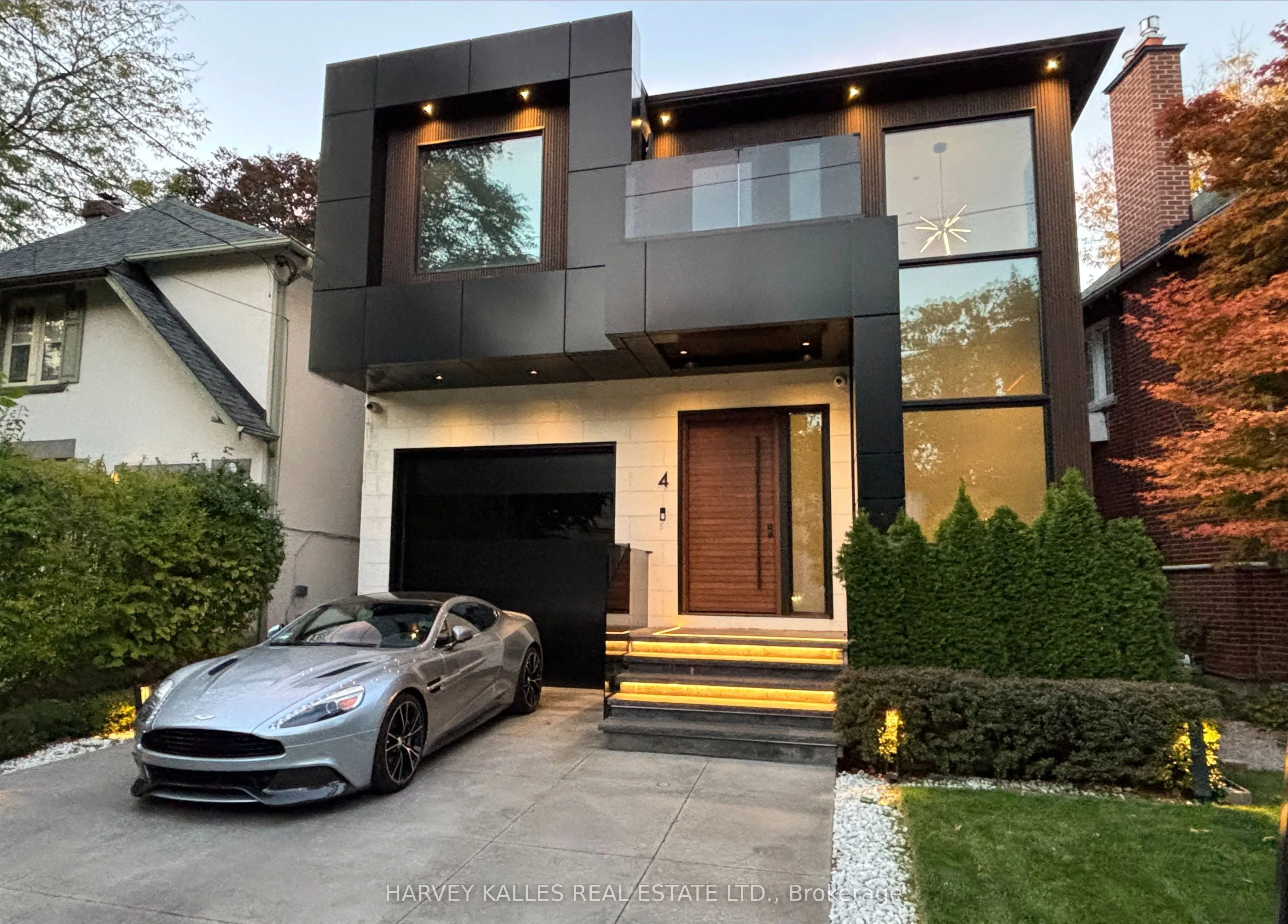 4 Douglas Crescent