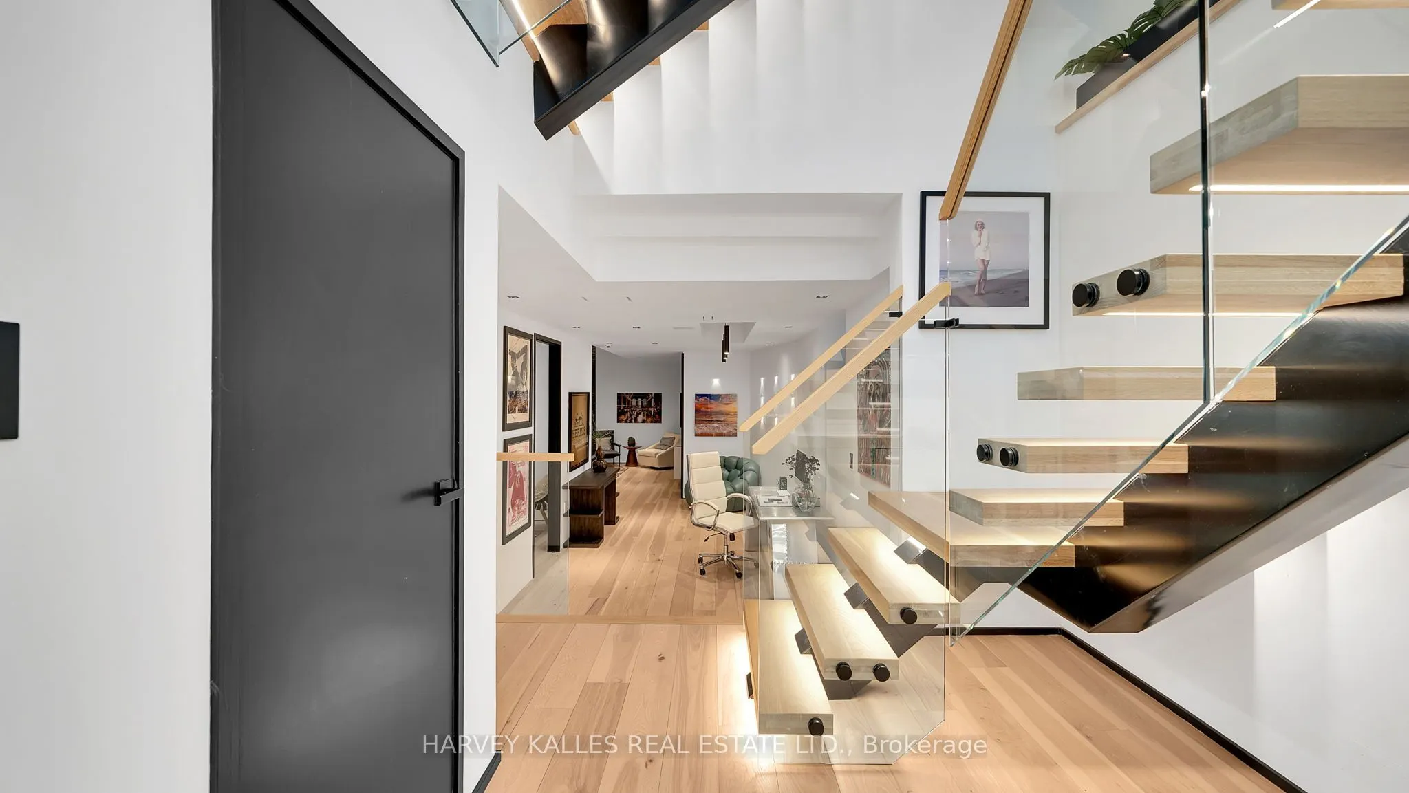 4 Douglas Crescent
