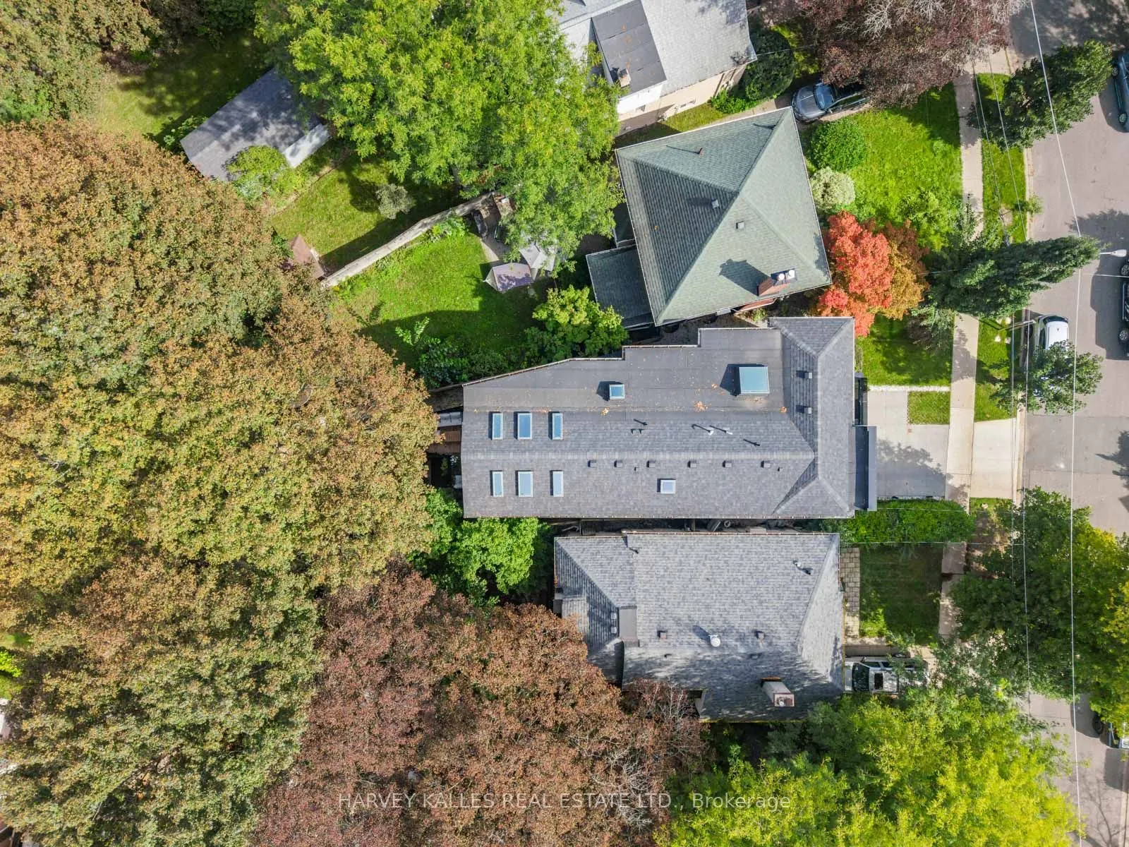 4 Douglas Crescent