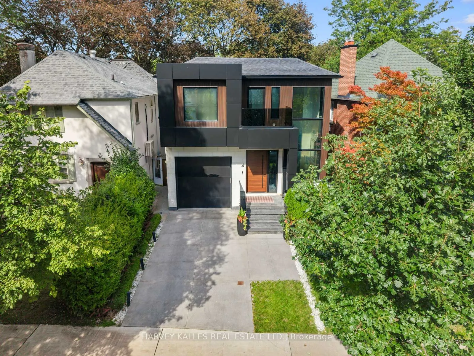 4 Douglas Crescent