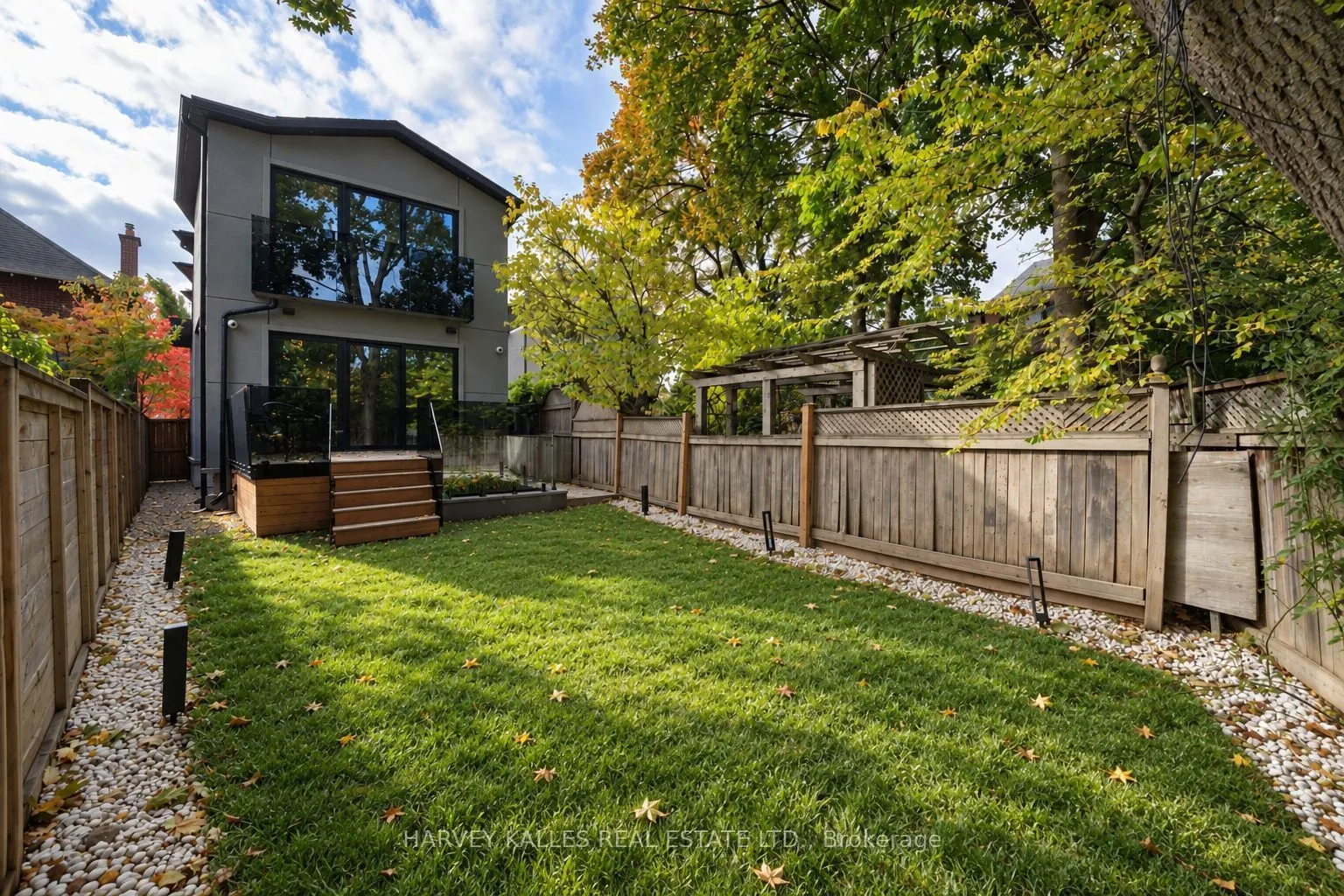 4 Douglas Crescent