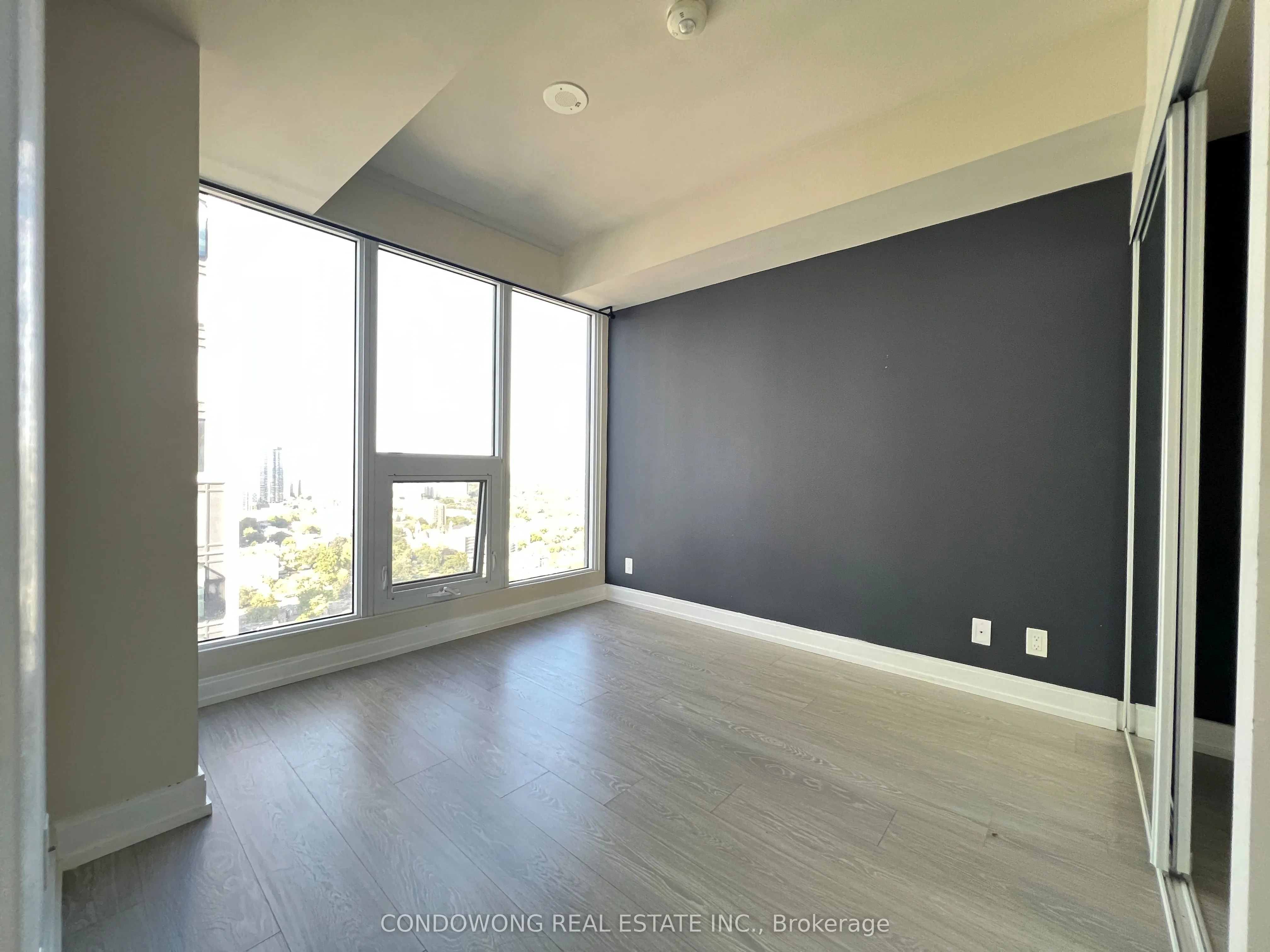 181 Dundas Street E #4101
