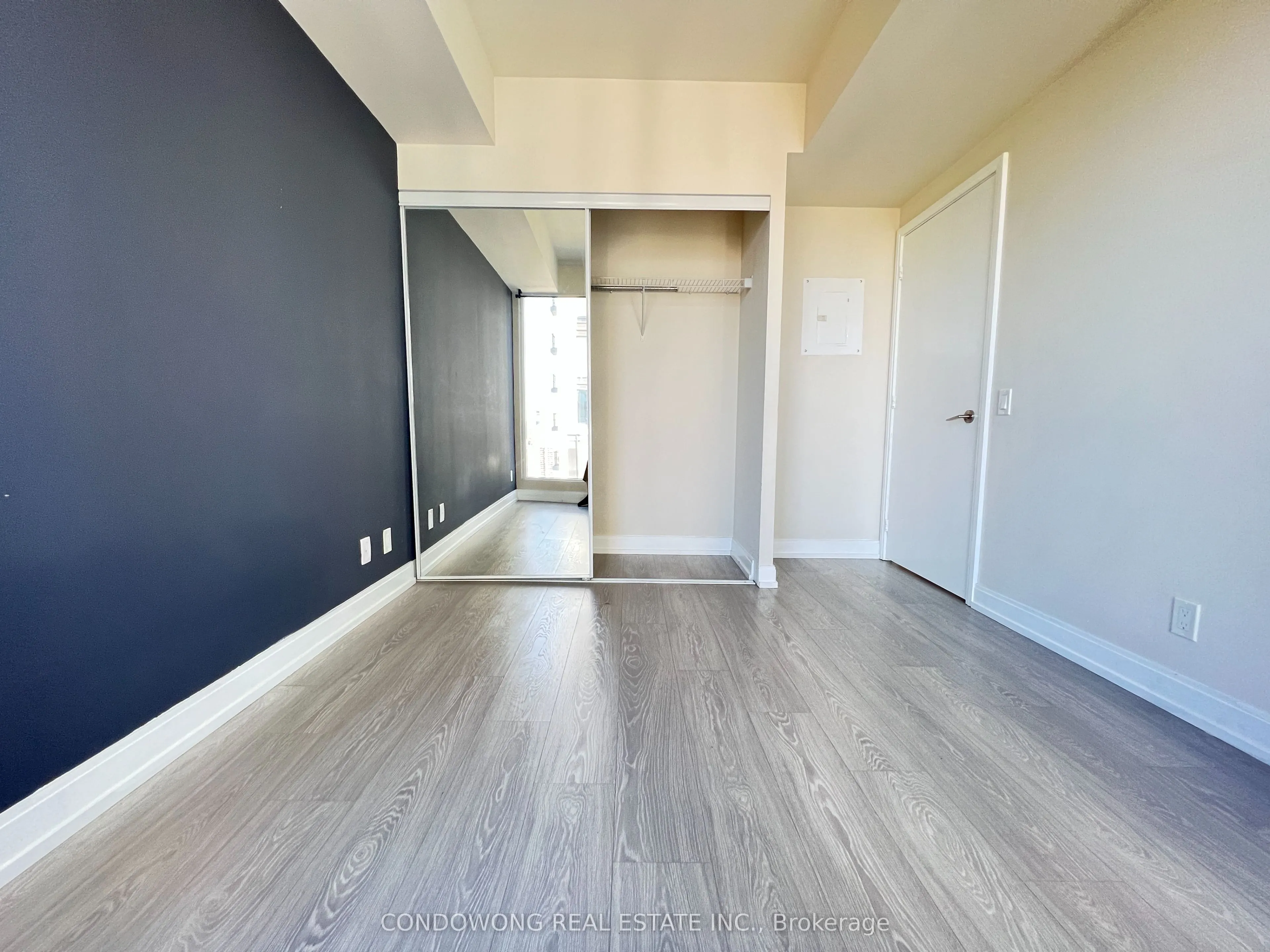 181 Dundas Street E #4101