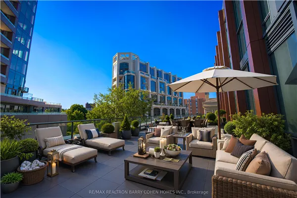 32 Davenport Road #303