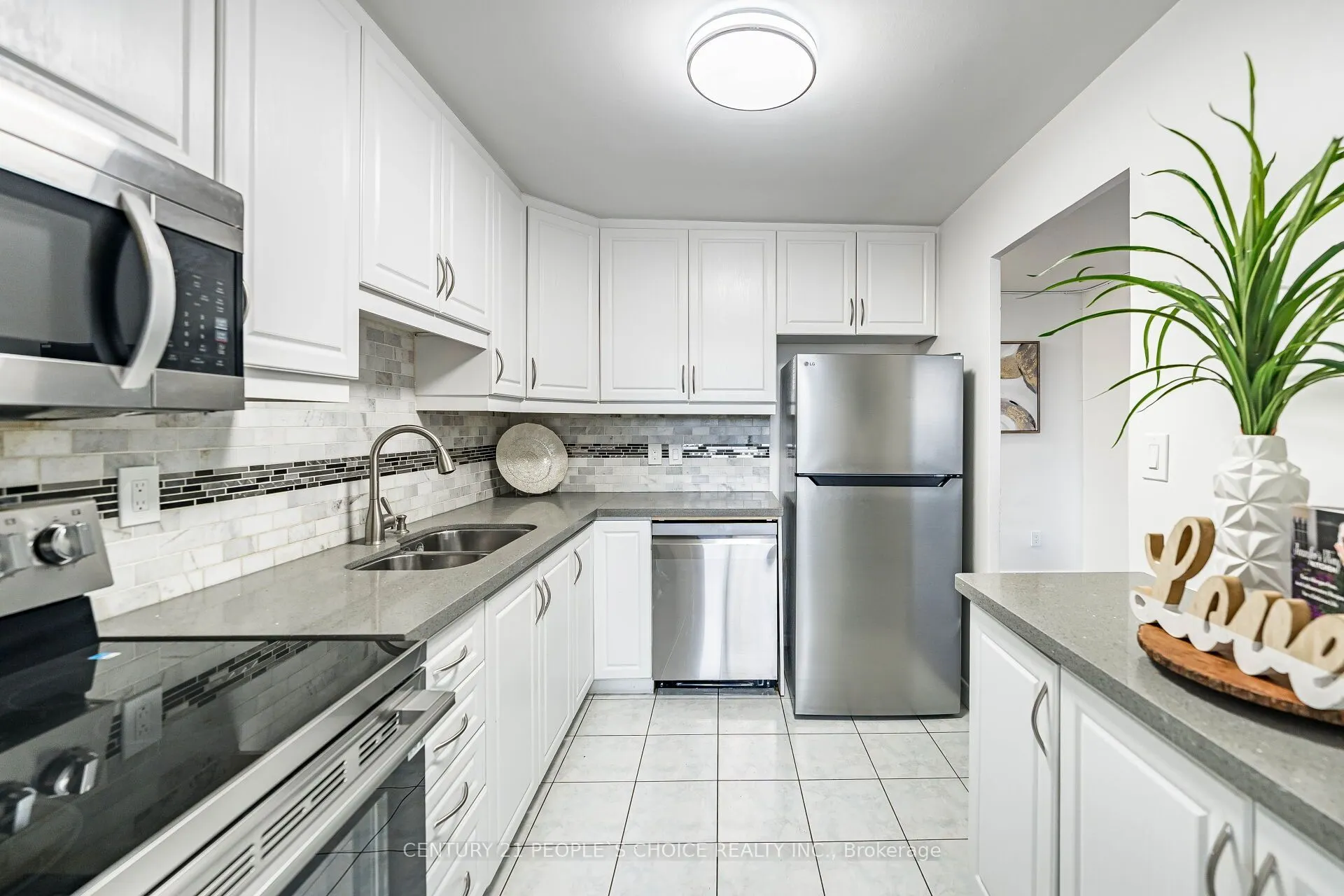 10 Edgecliffe Golfway #809