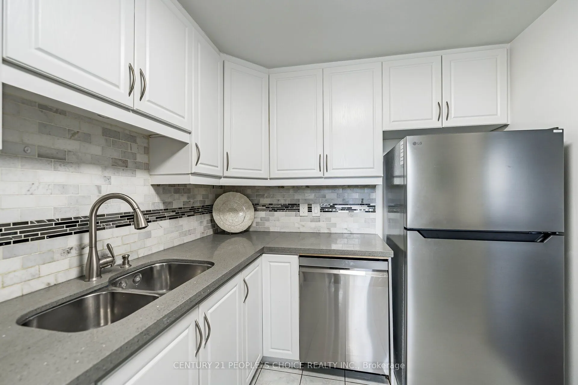 10 Edgecliffe Golfway #809