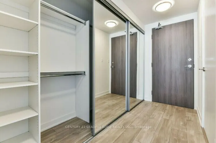 27 Bathurst Street #1116W