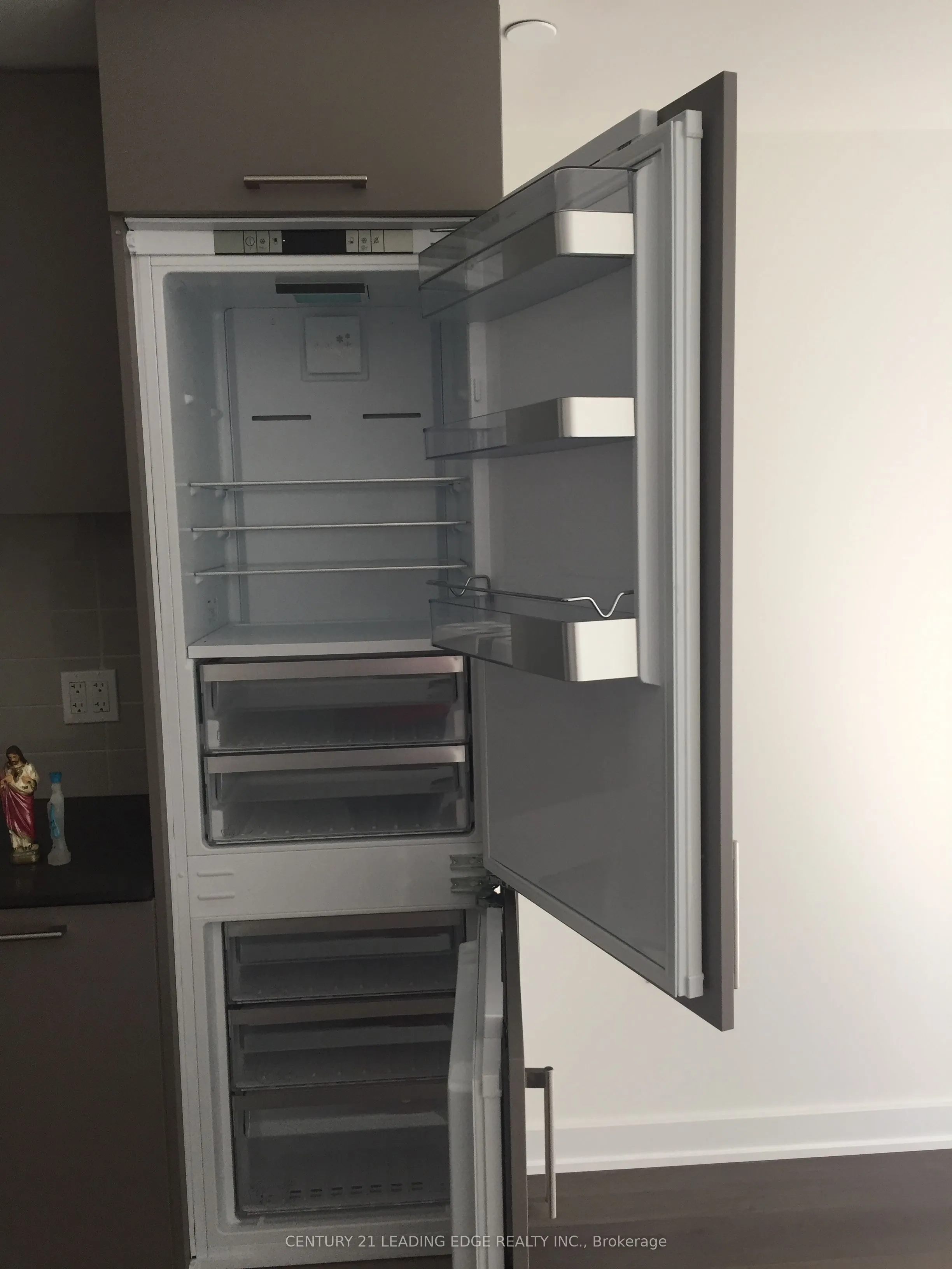 27 Bathurst Street #1116W