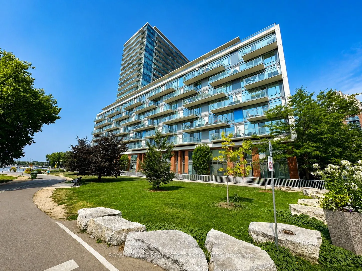 90 Stadium Road #1002