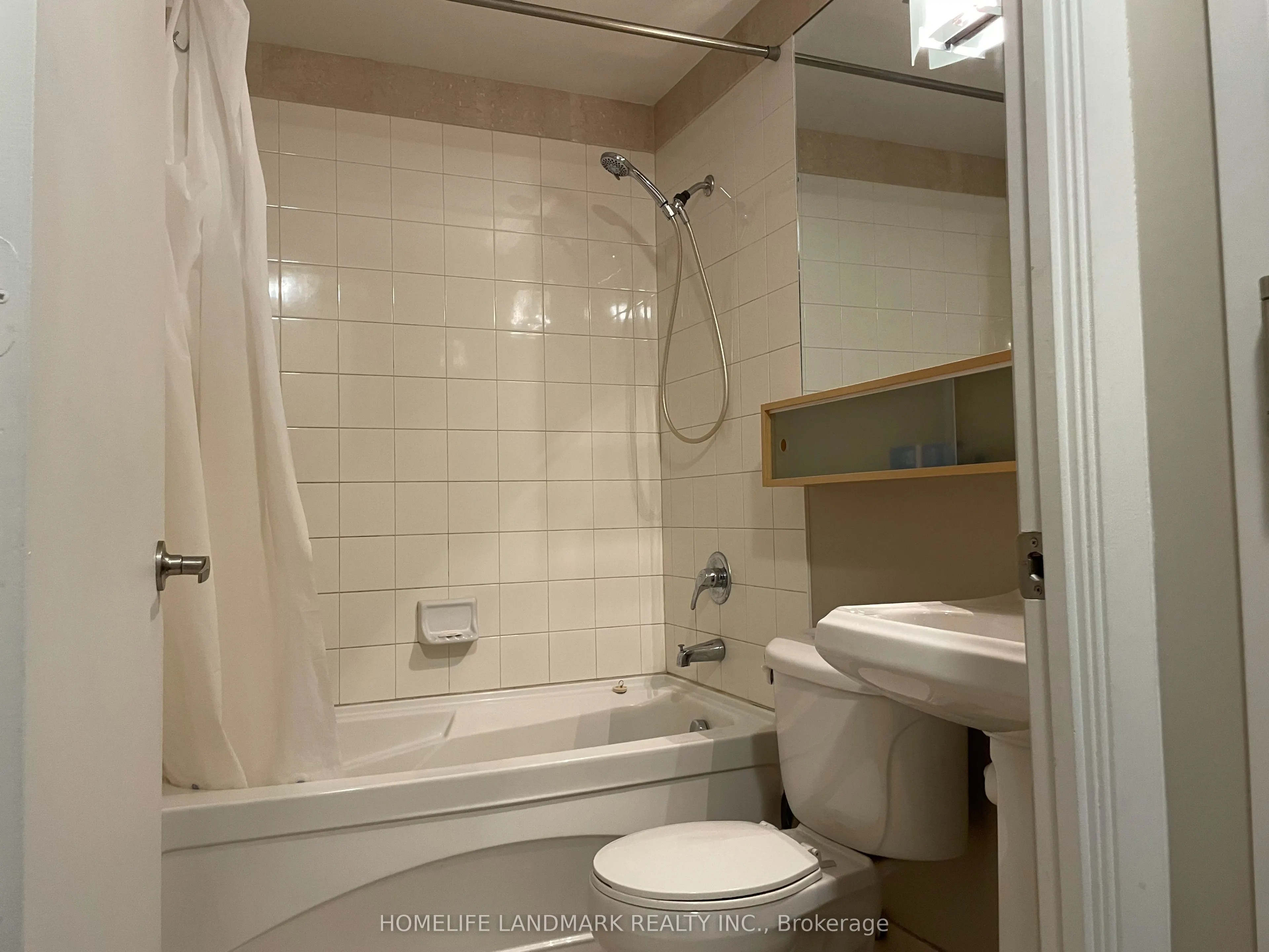 85 Bloor Street E #1501