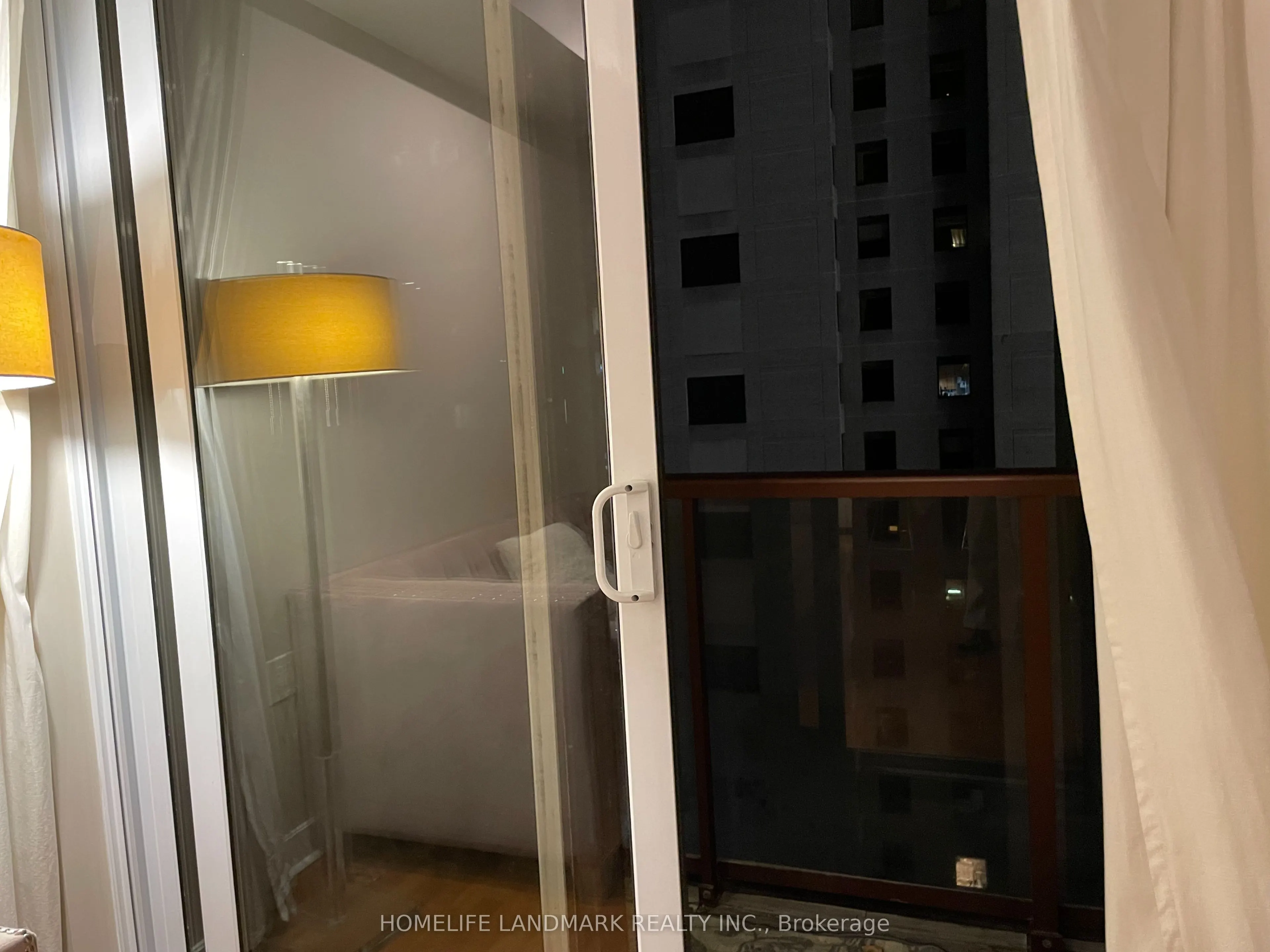 85 Bloor Street E #1501