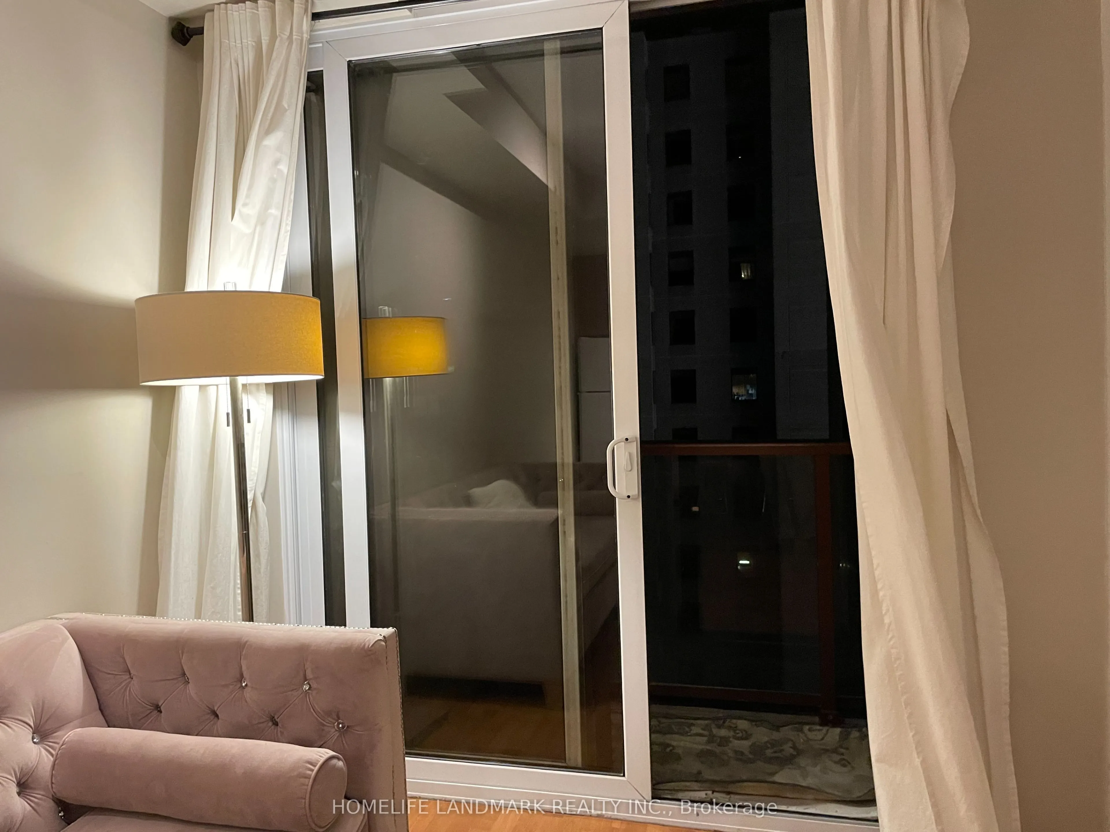 85 Bloor Street E #1501