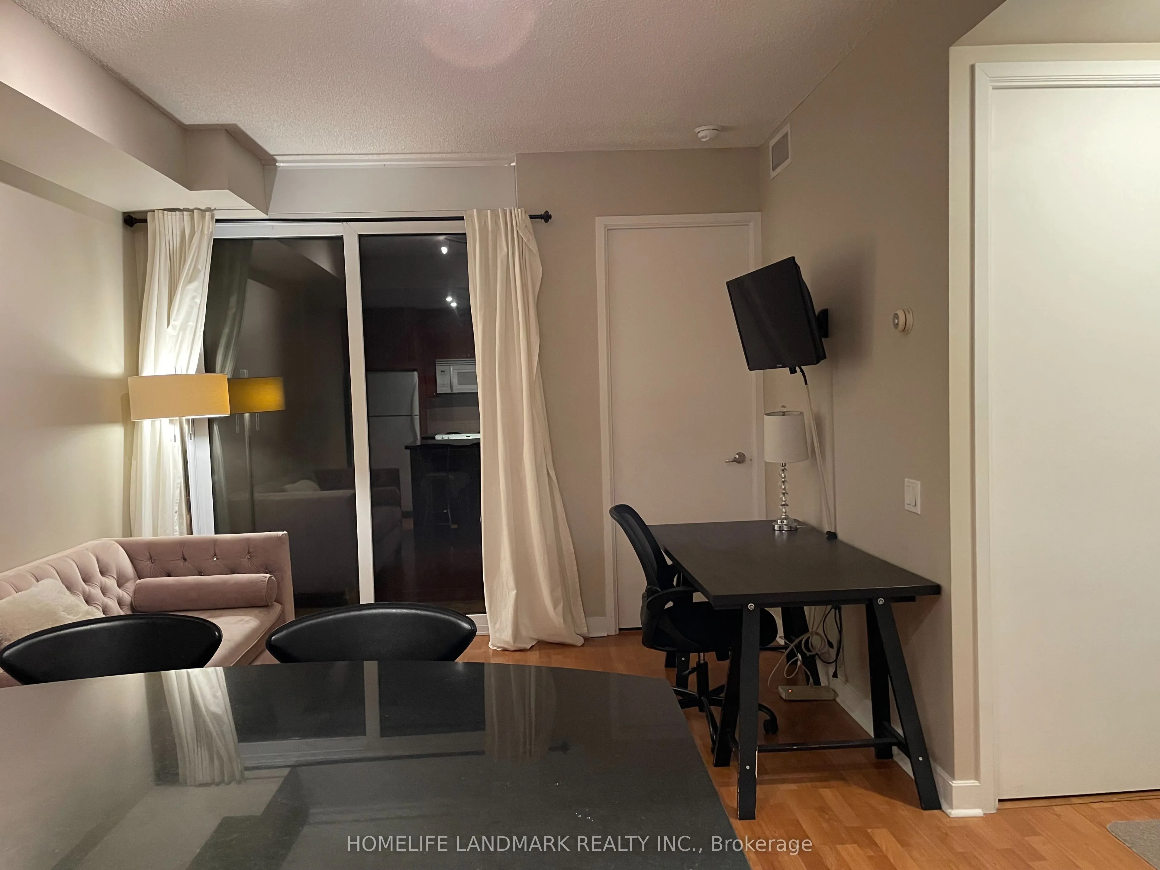85 Bloor Street E #1501