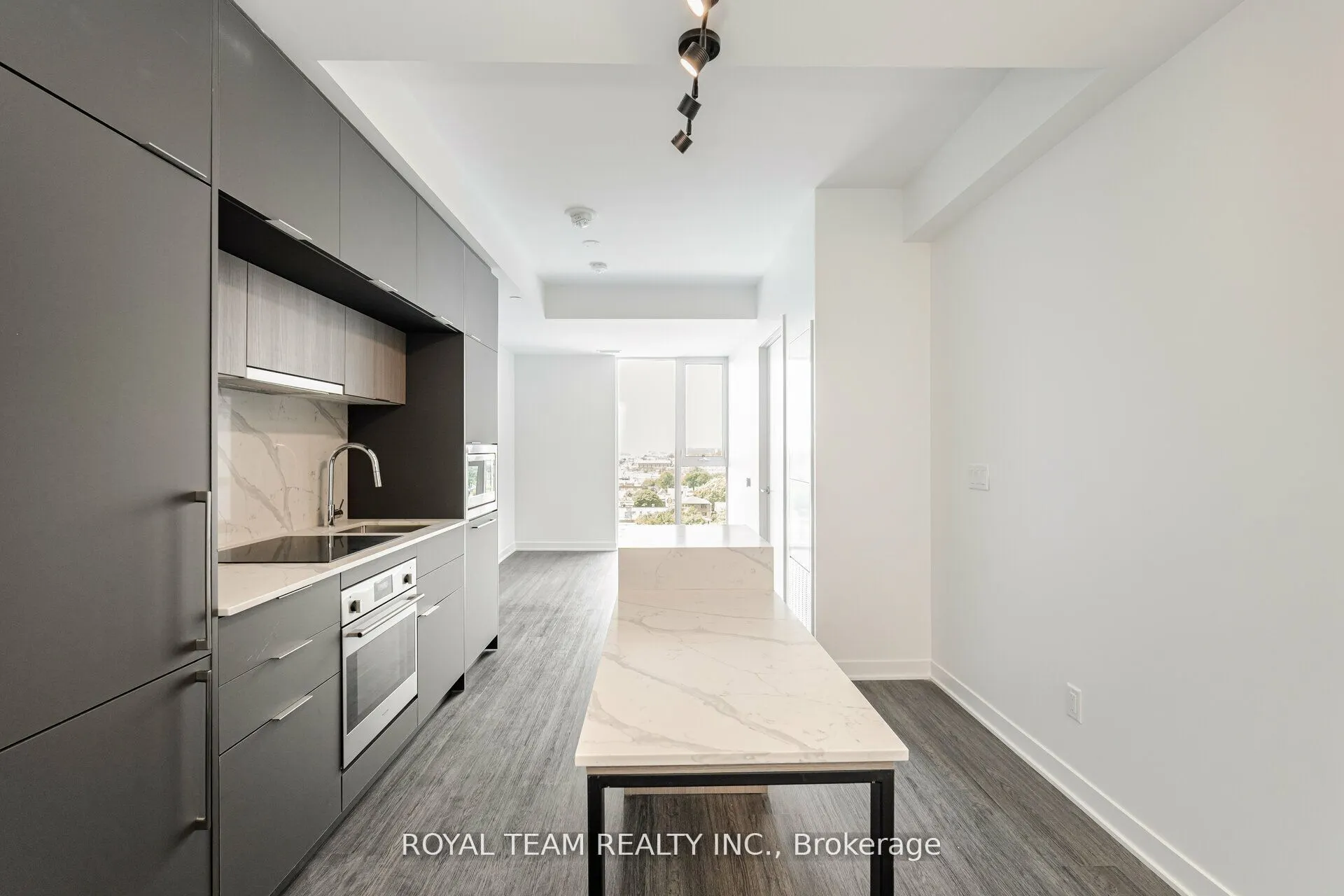 185 Alberta Avenue #1107