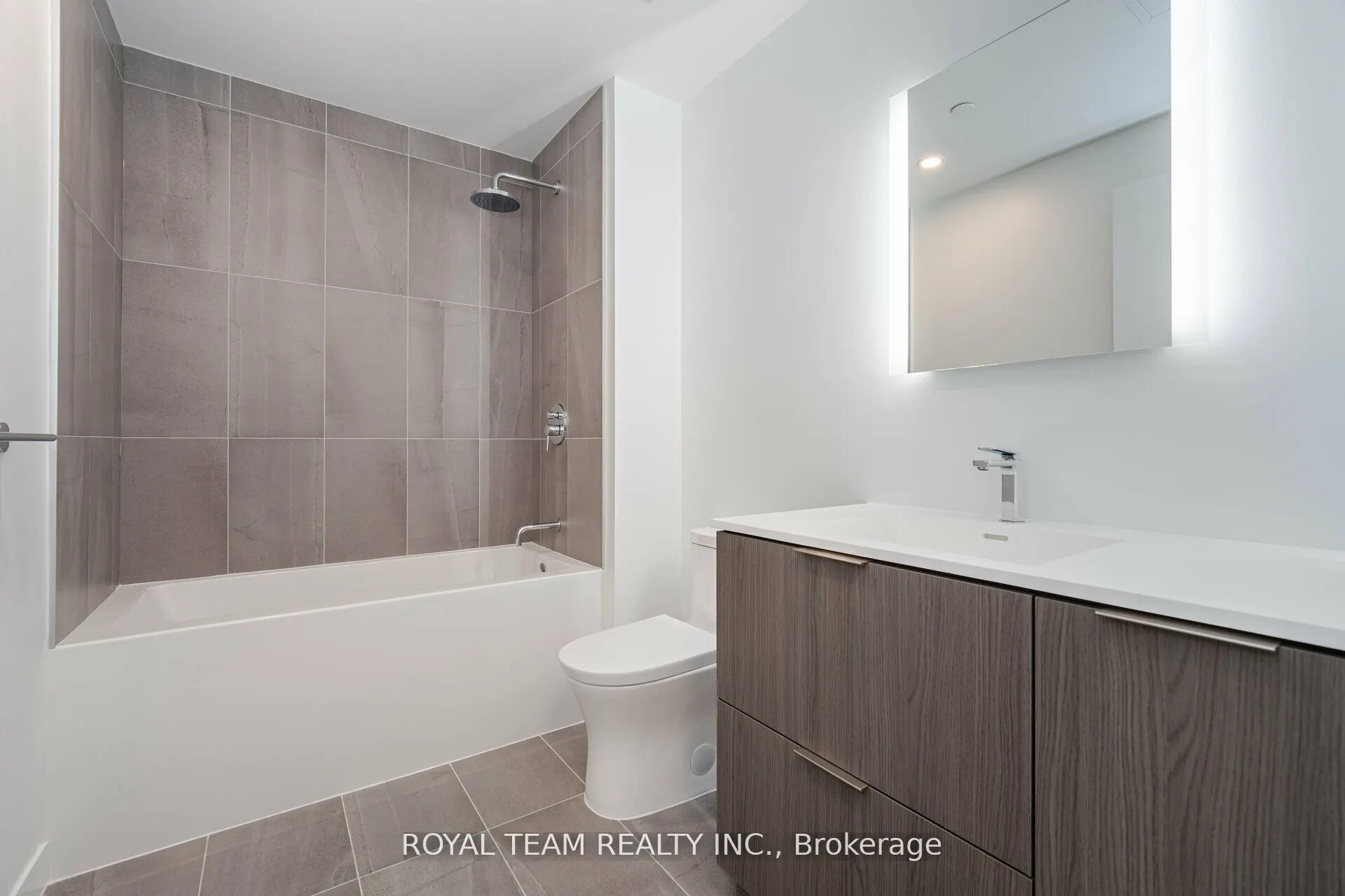 185 Alberta Avenue #1107