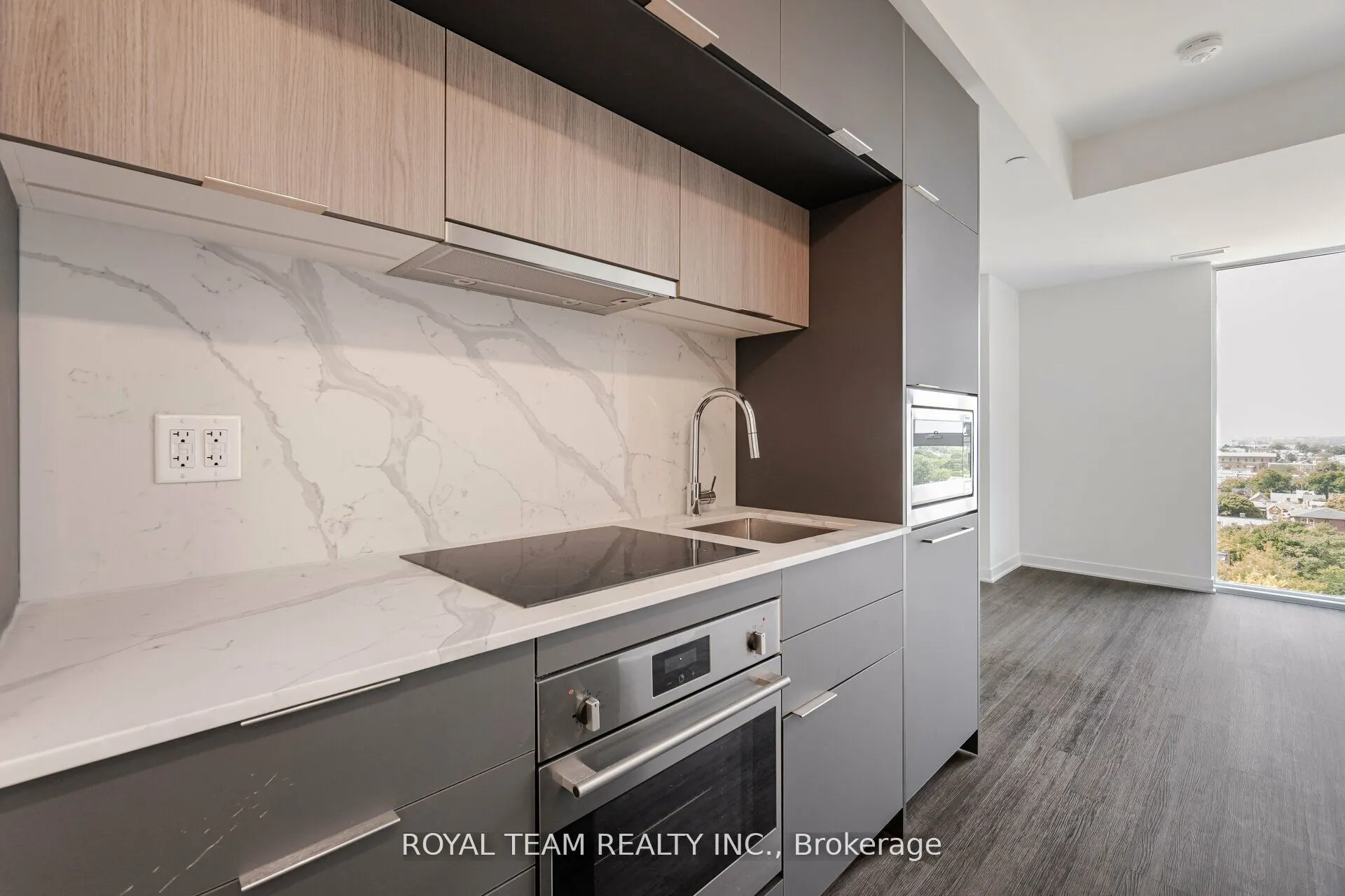 185 Alberta Avenue #1107
