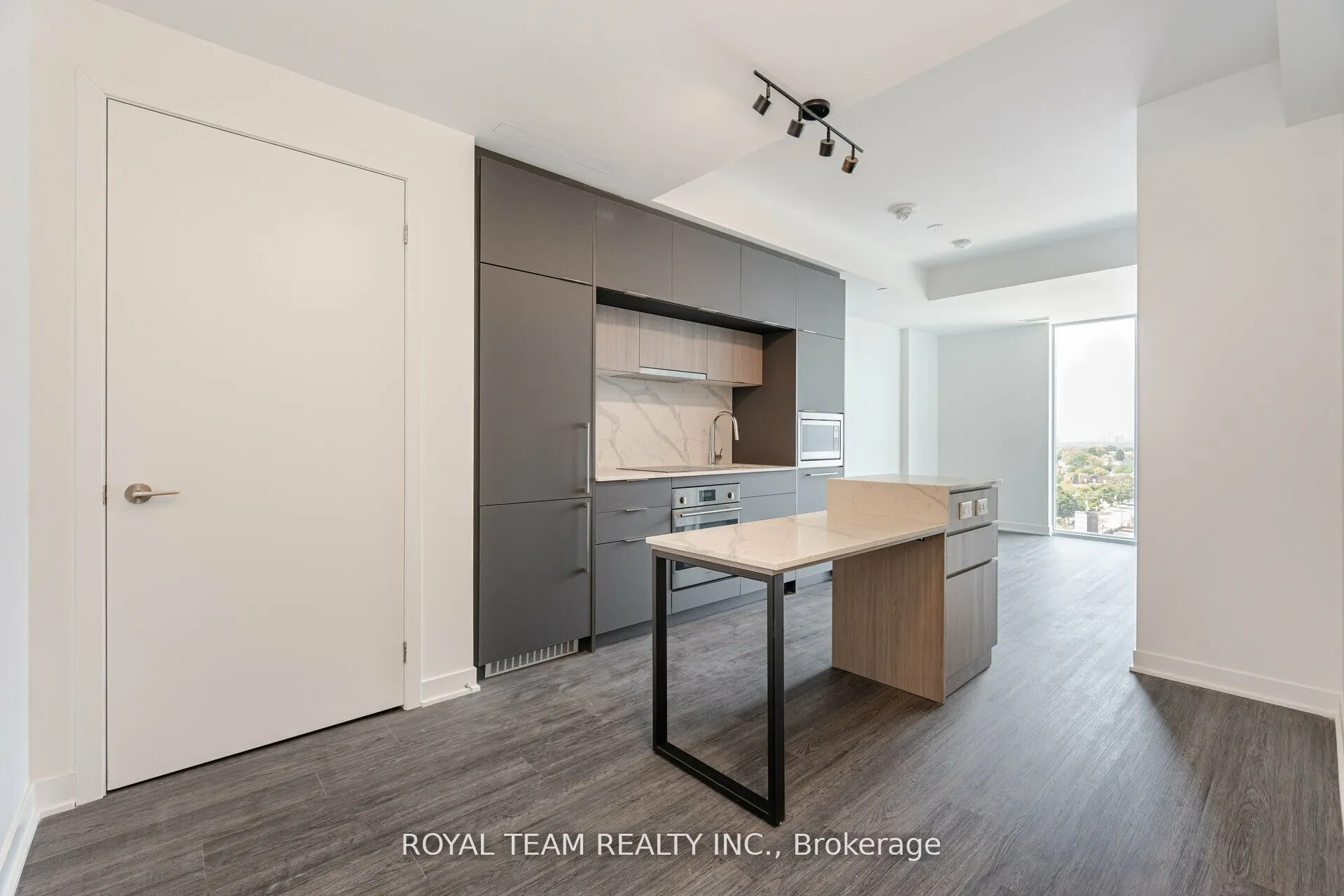 185 Alberta Avenue #1107