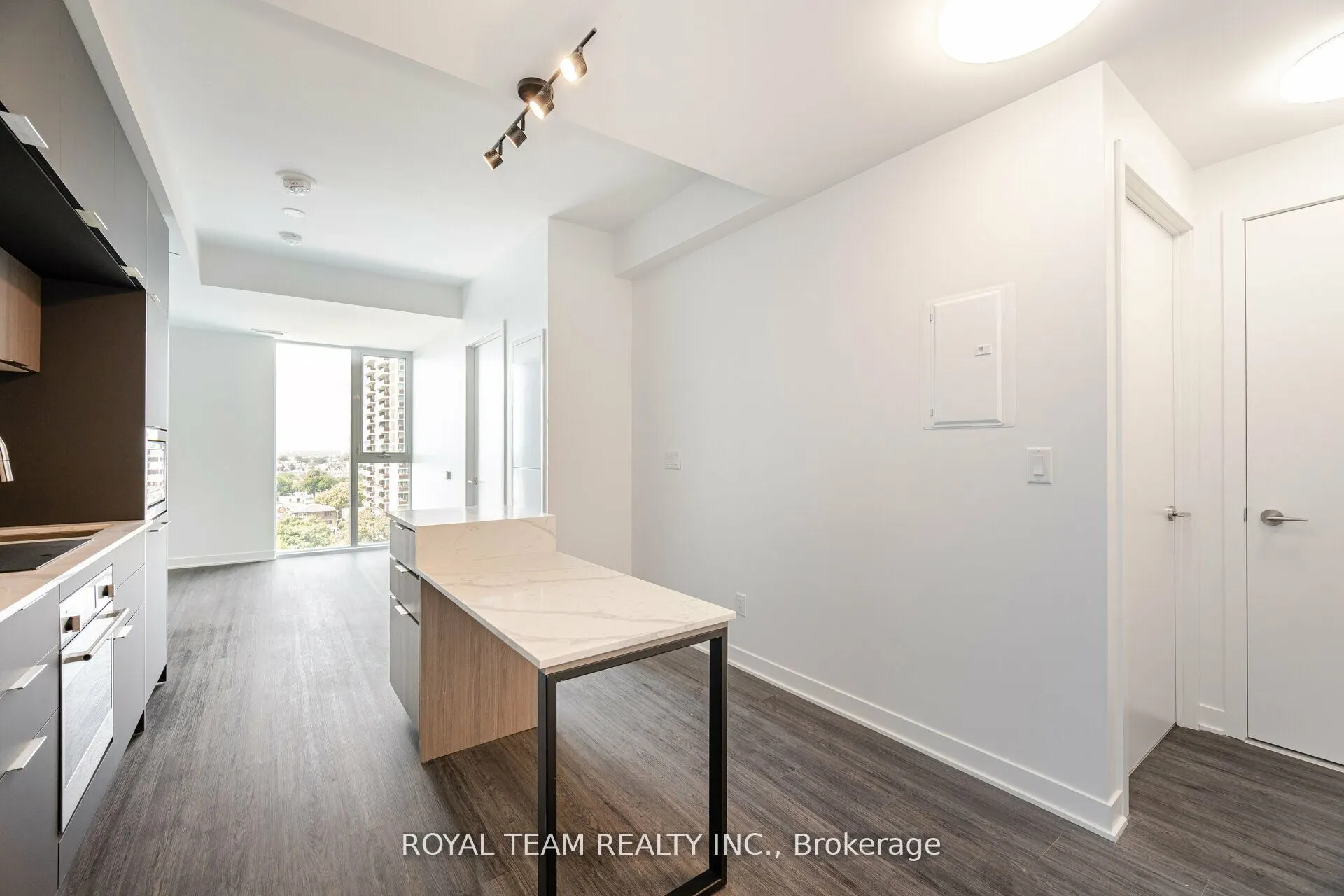 185 Alberta Avenue #1107