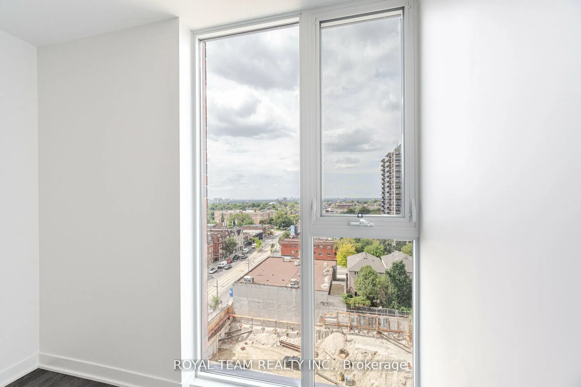 185 Alberta Avenue #1107