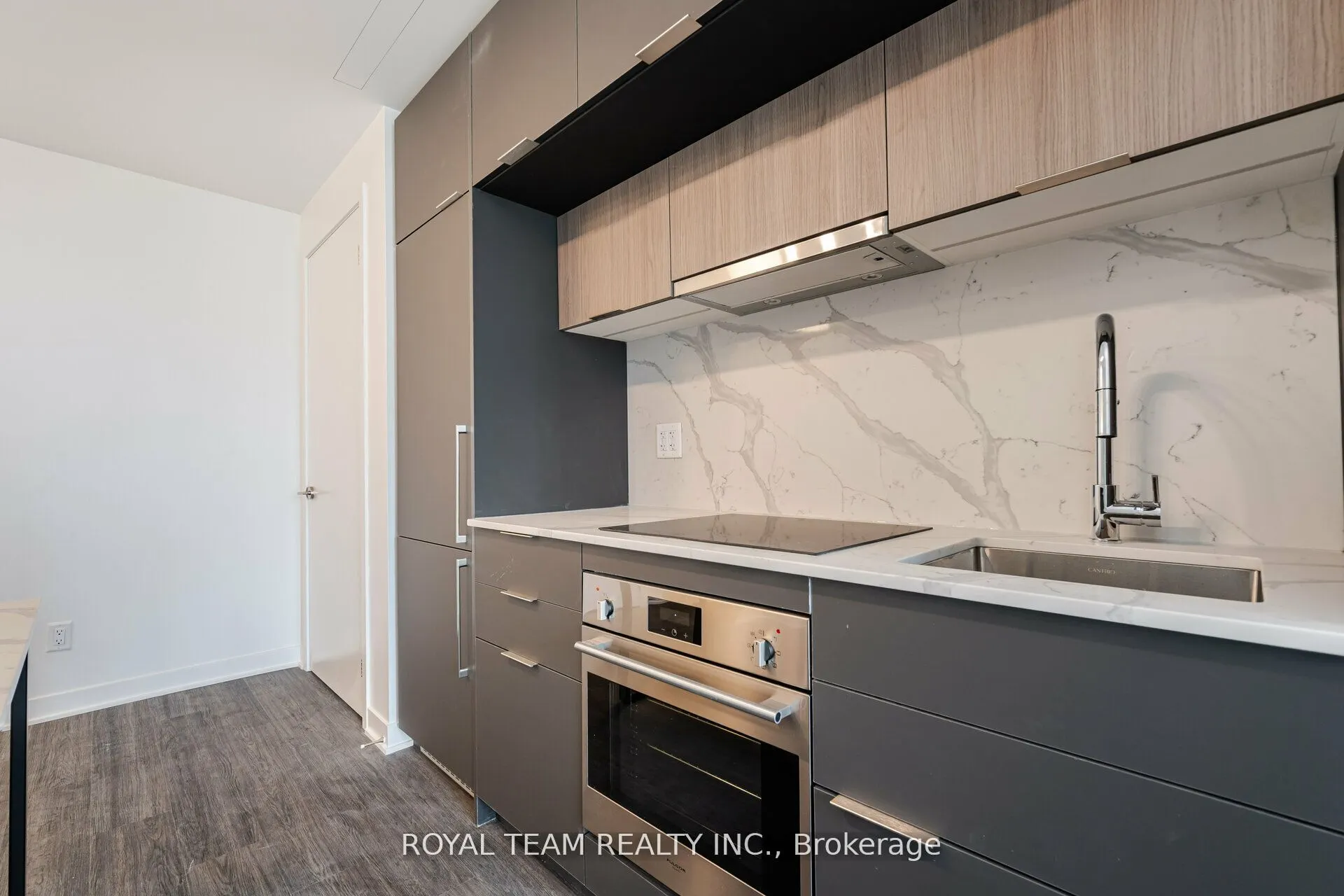 185 Alberta Avenue #1107