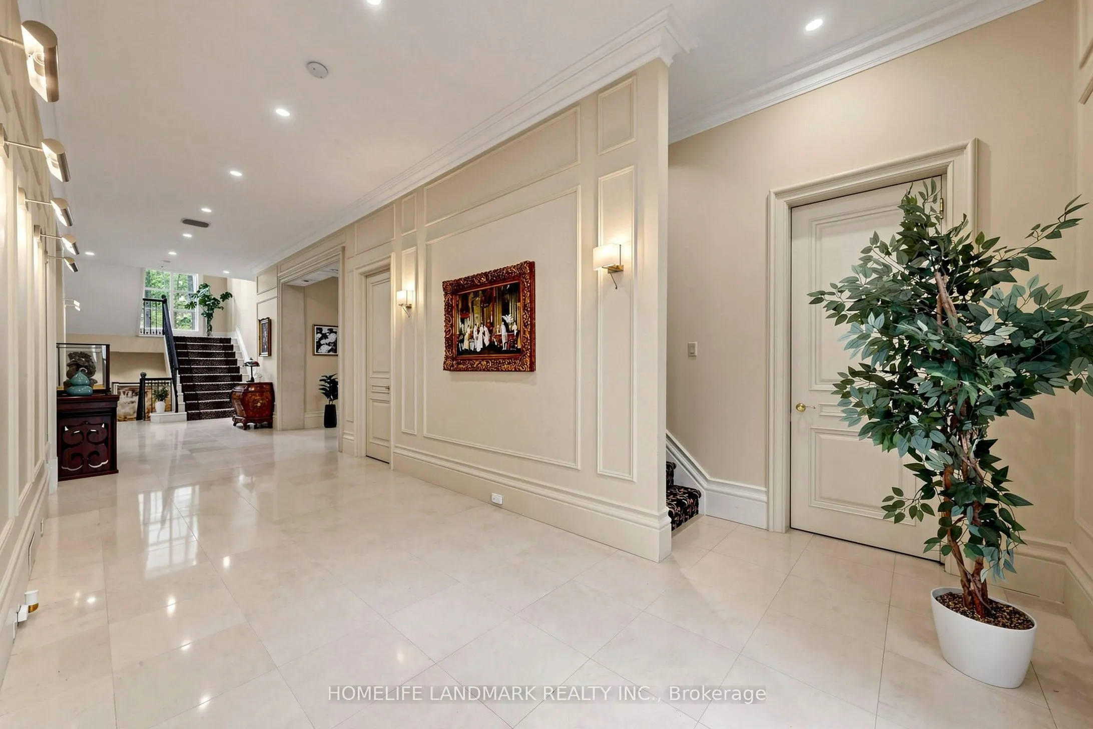 25 The Bridle Path