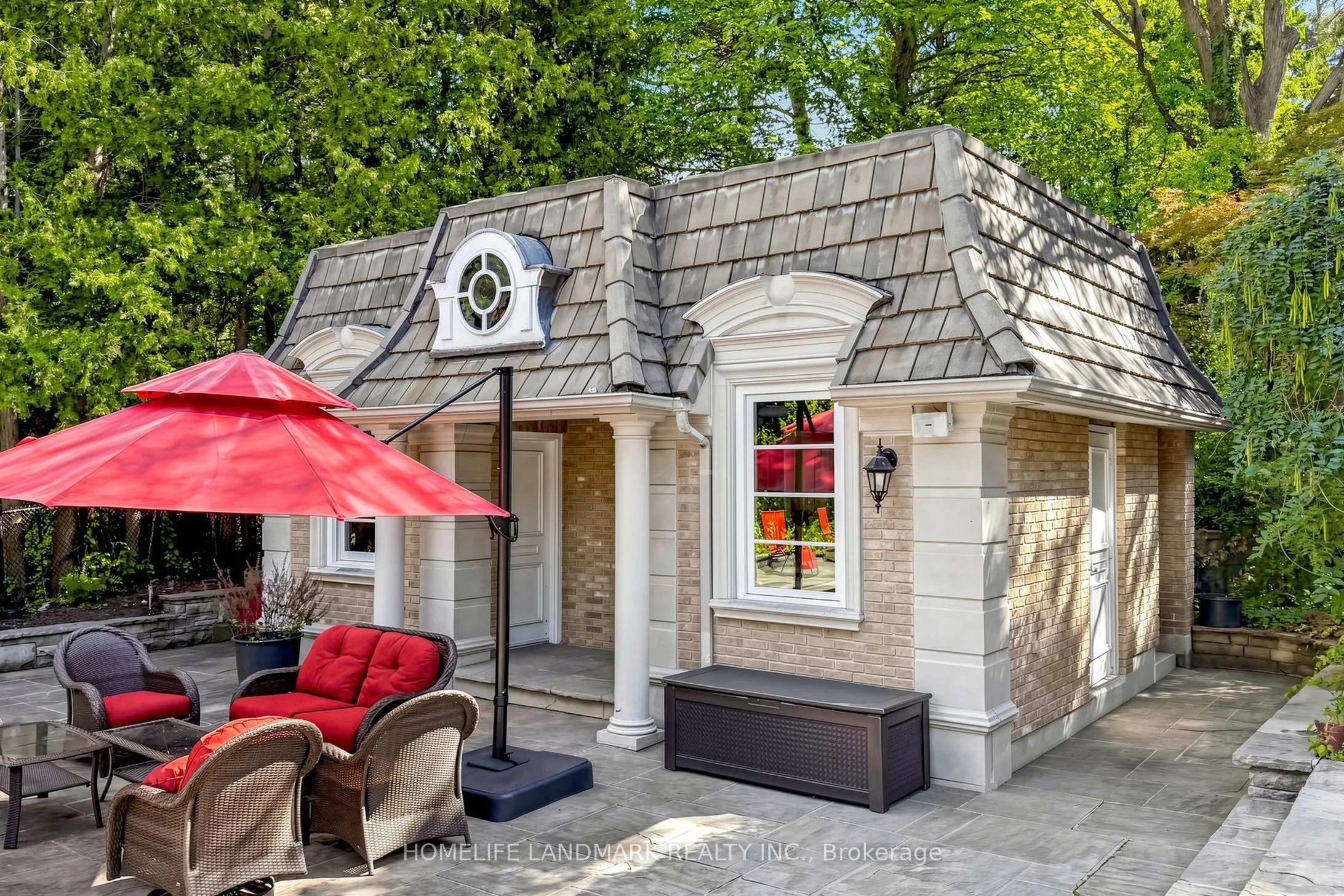 25 The Bridle Path