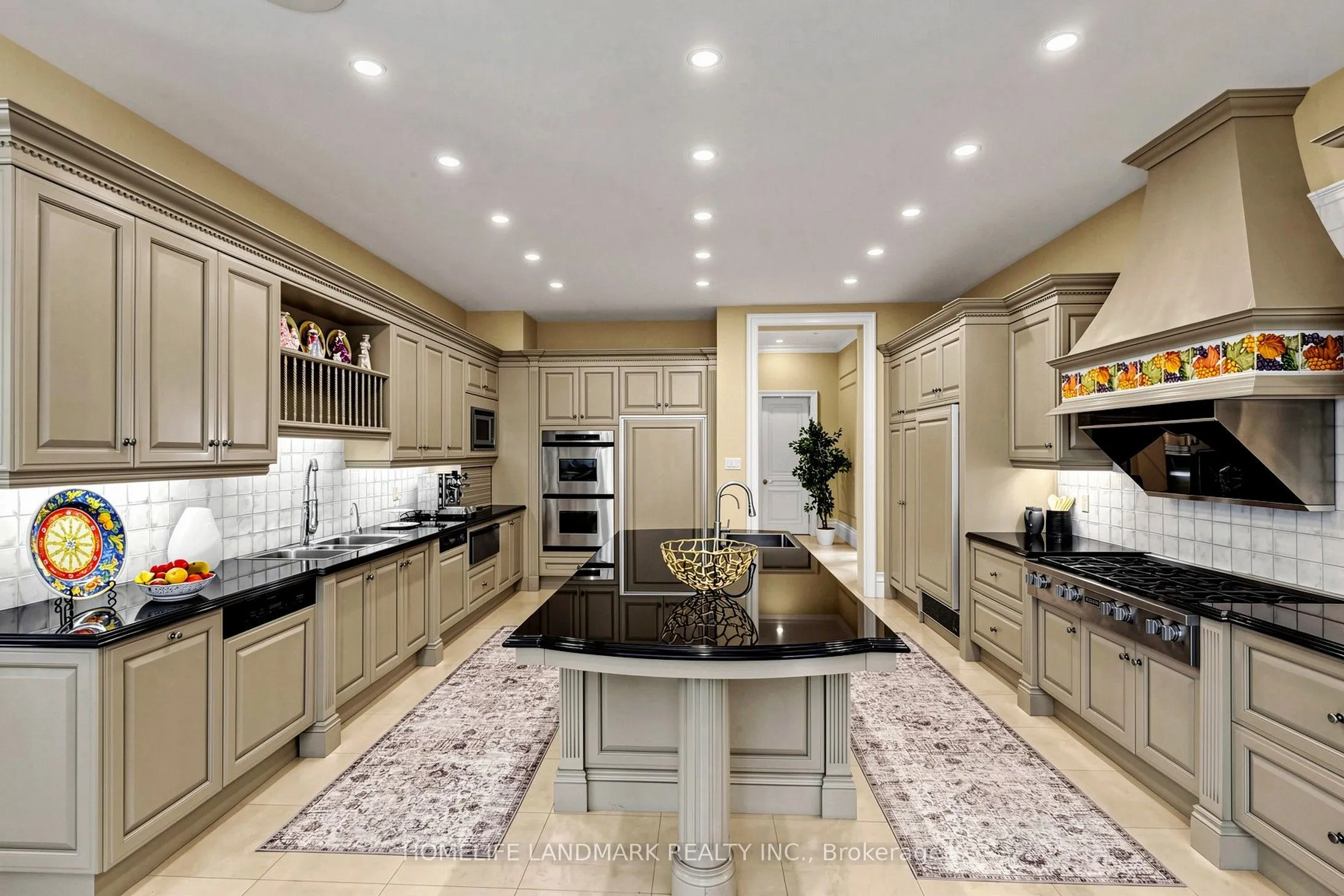 25 The Bridle Path