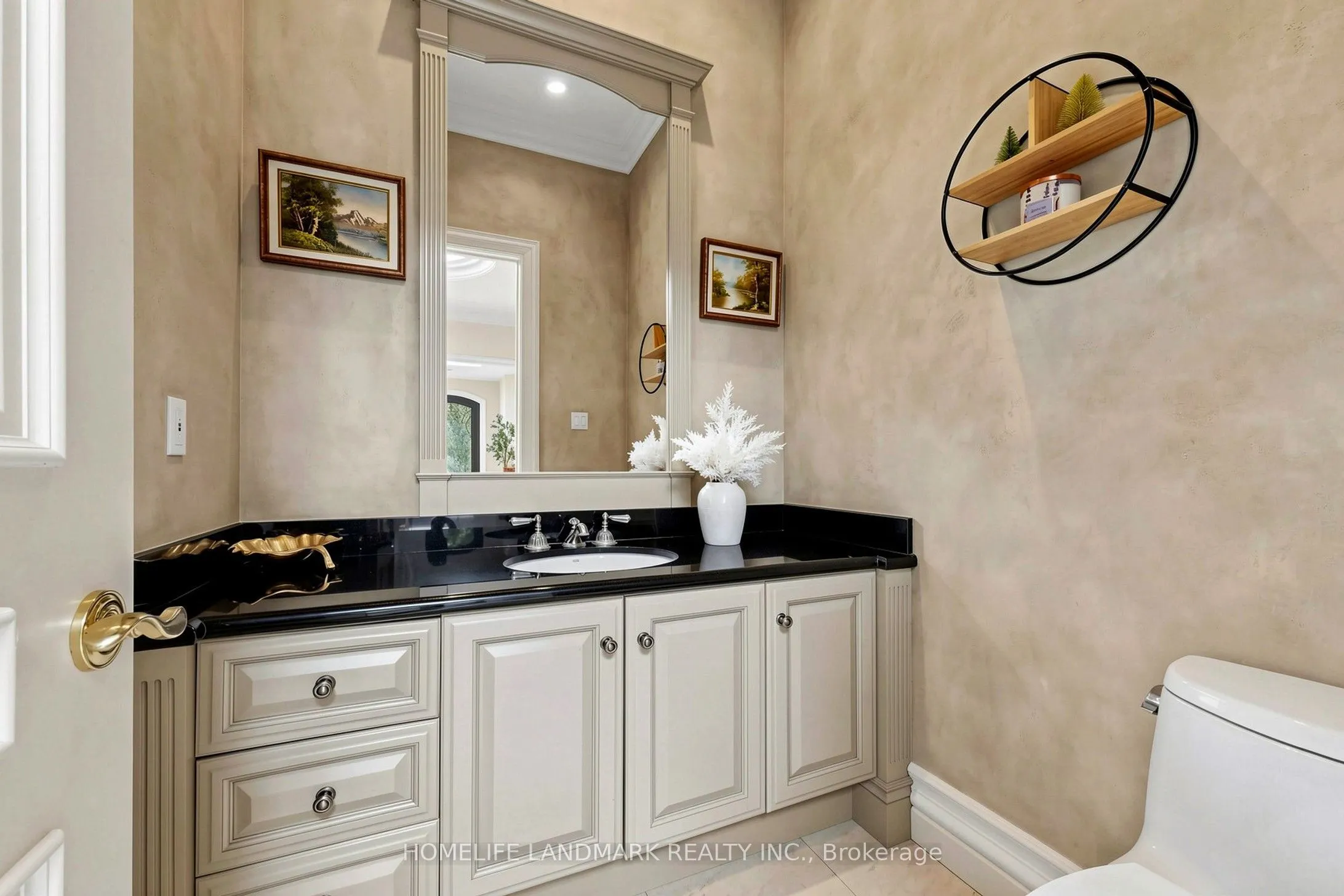 25 The Bridle Path