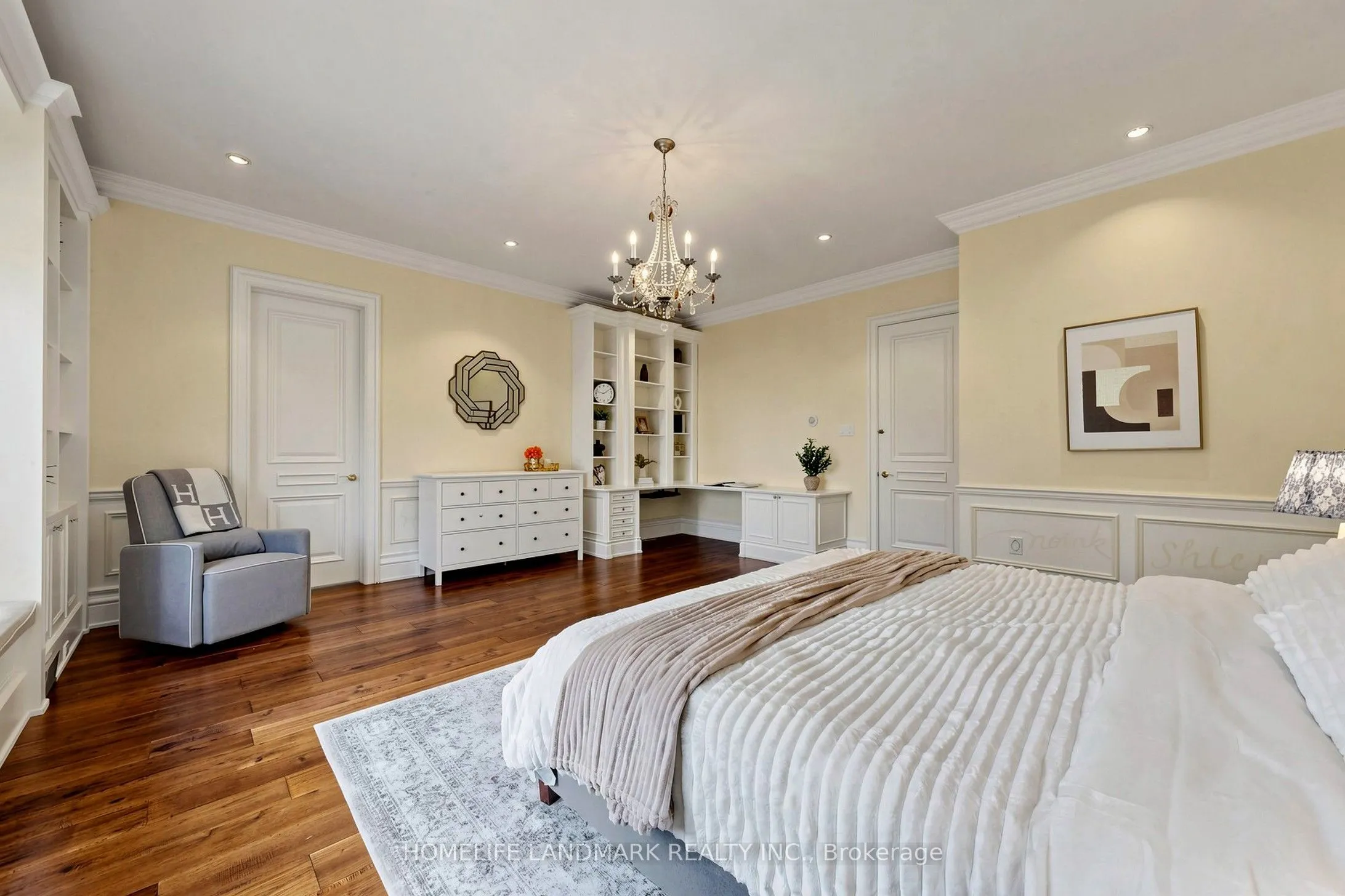 25 The Bridle Path