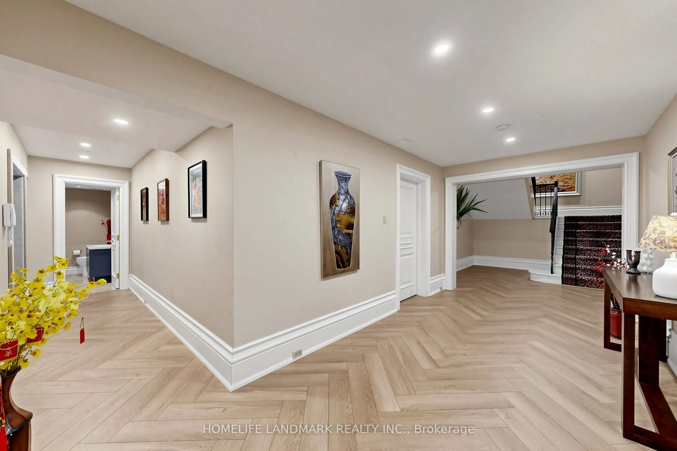 25 The Bridle Path