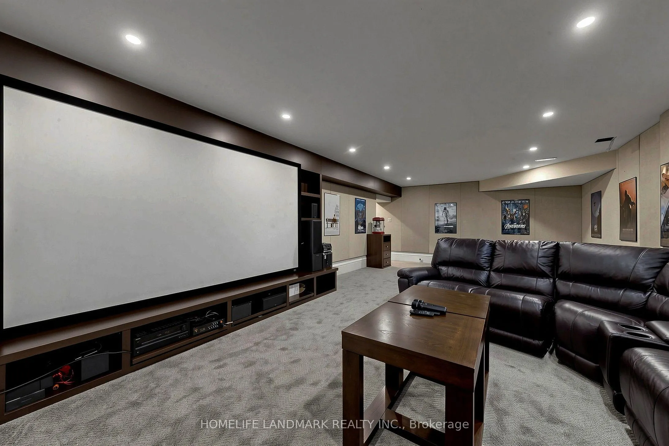 25 The Bridle Path