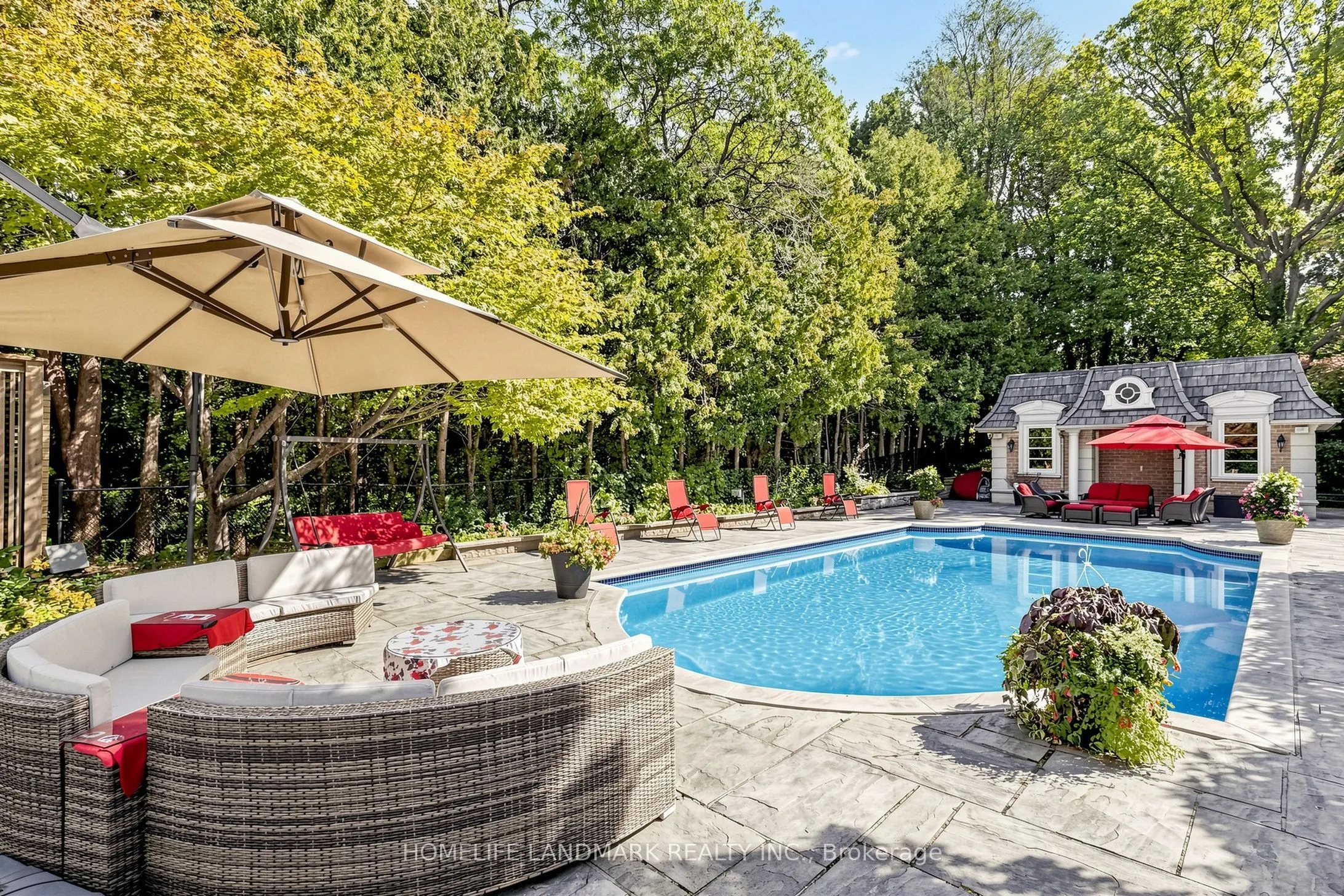 25 The Bridle Path