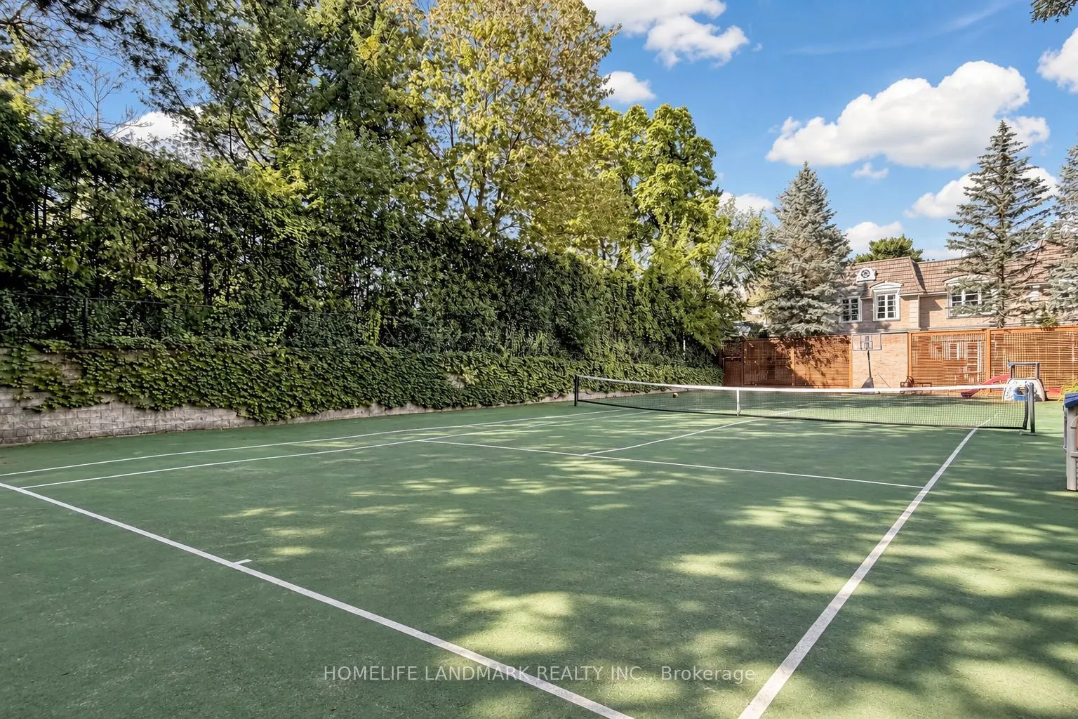 25 The Bridle Path