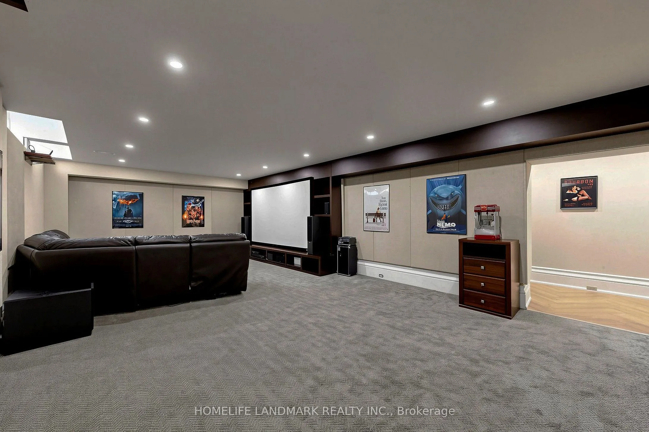 25 The Bridle Path