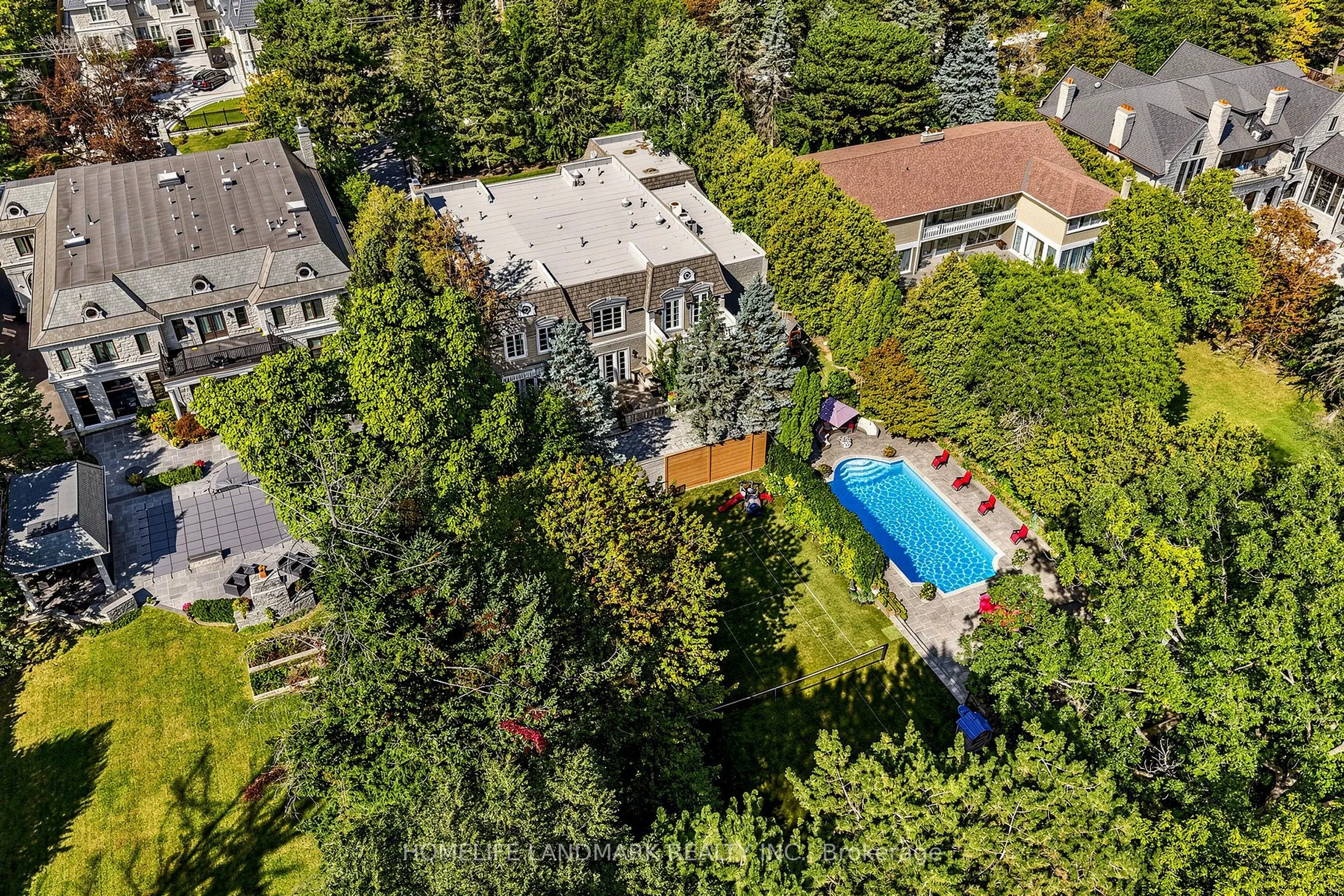 25 The Bridle Path