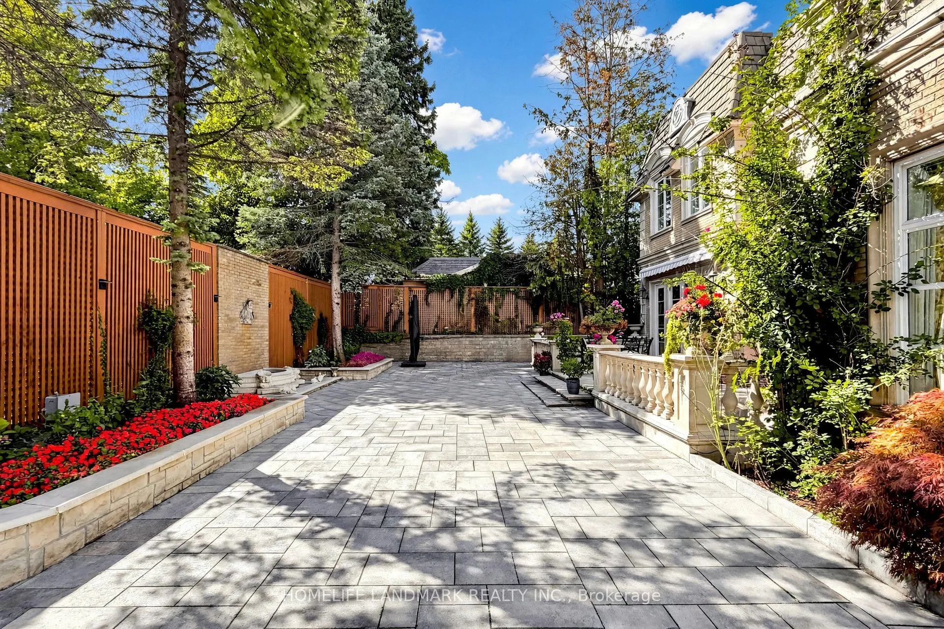 25 The Bridle Path