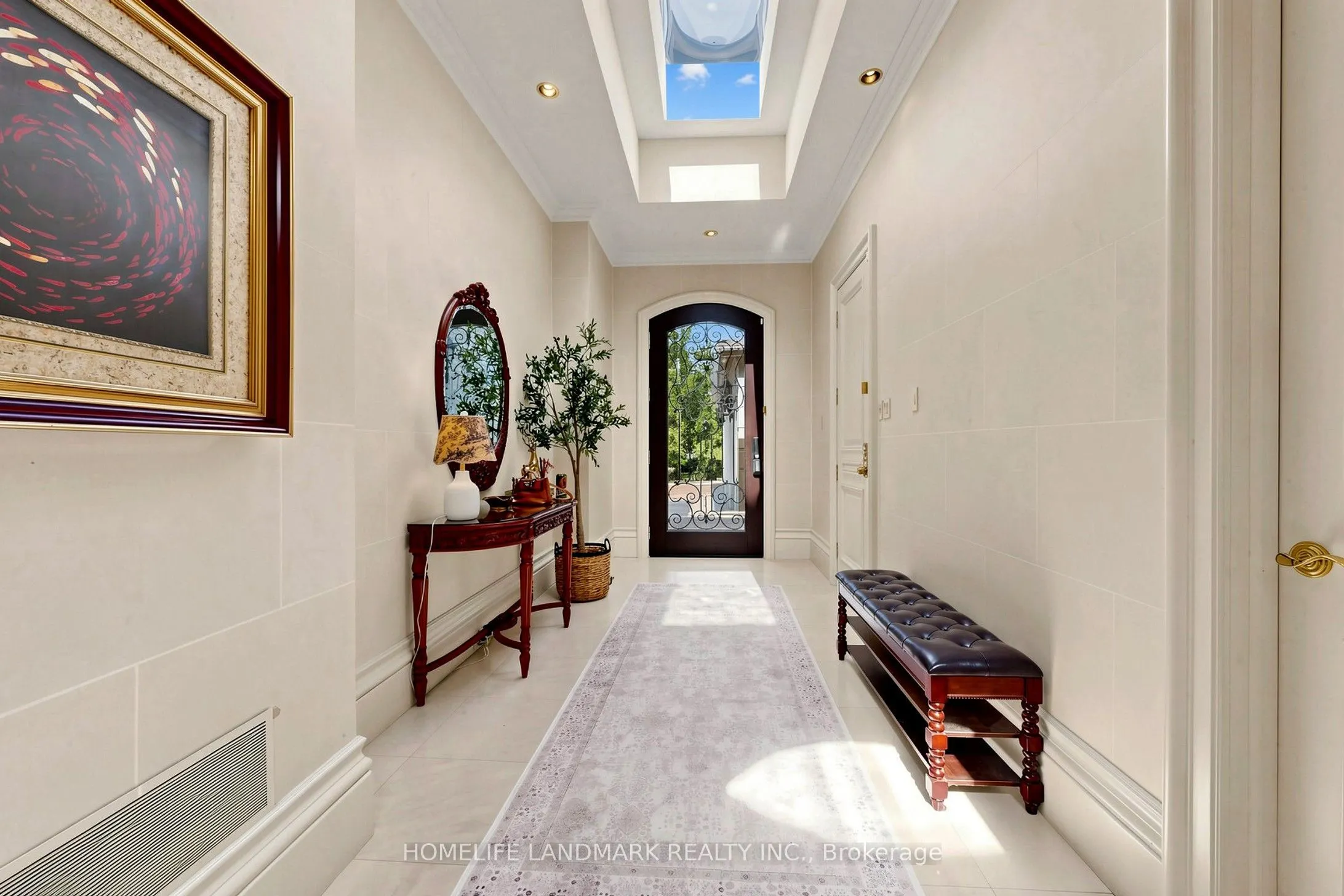 25 The Bridle Path