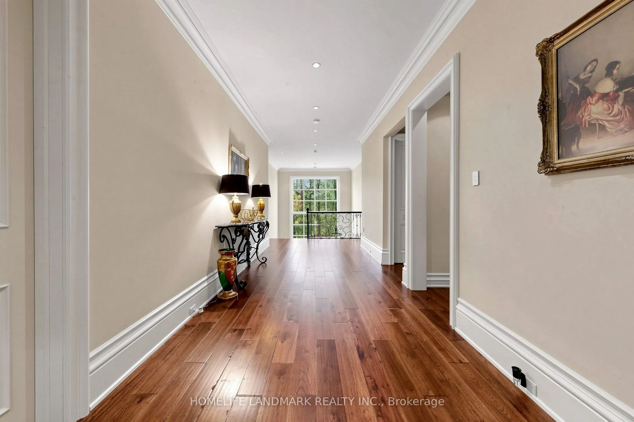 25 The Bridle Path
