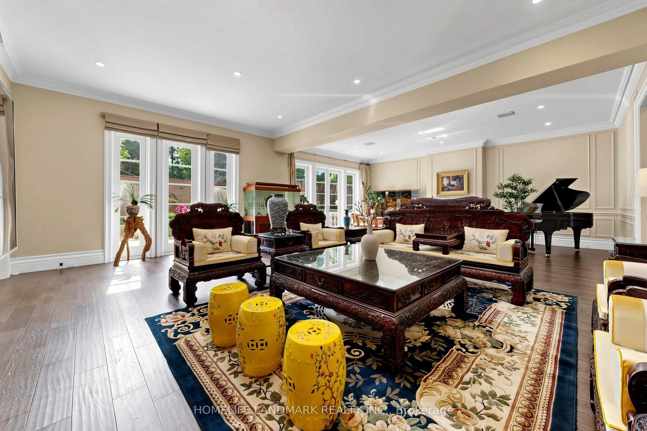 25 The Bridle Path