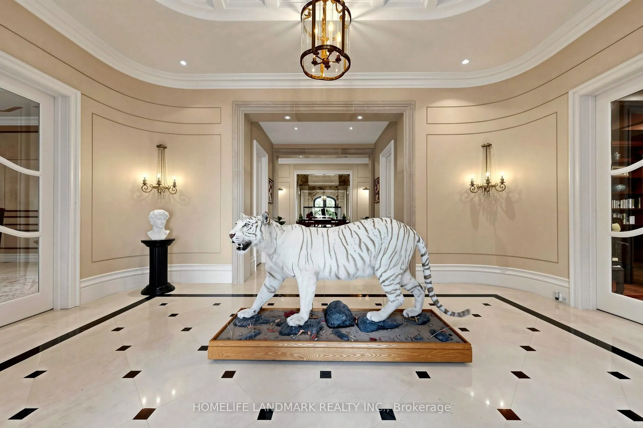 25 The Bridle Path
