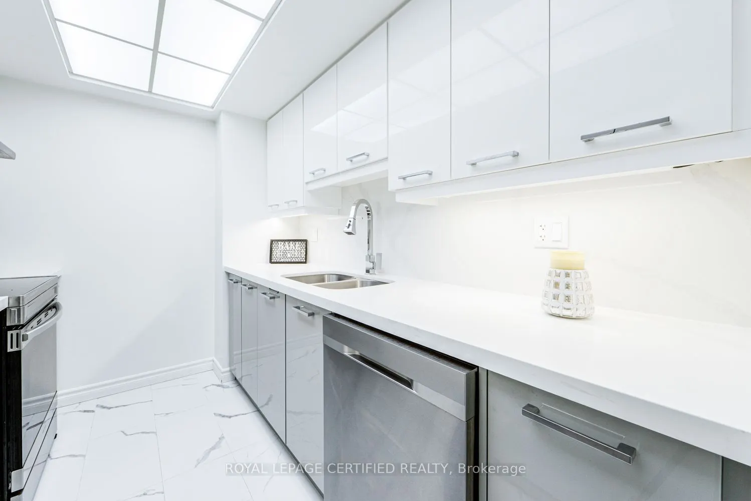 5 Concorde Place #1911