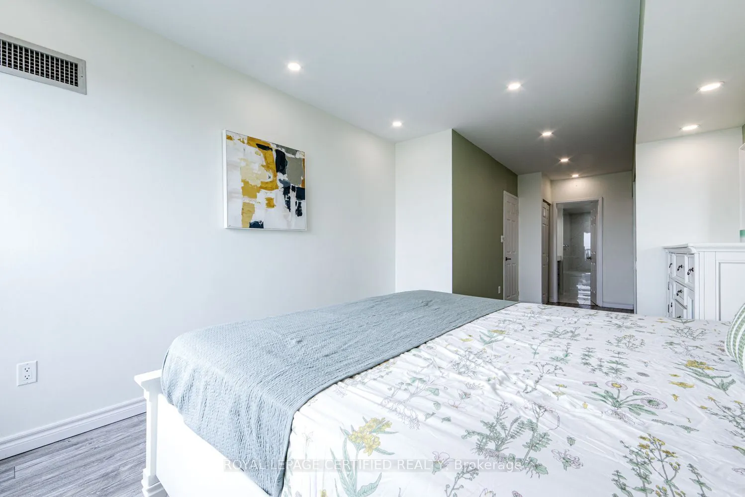 5 Concorde Place #1911