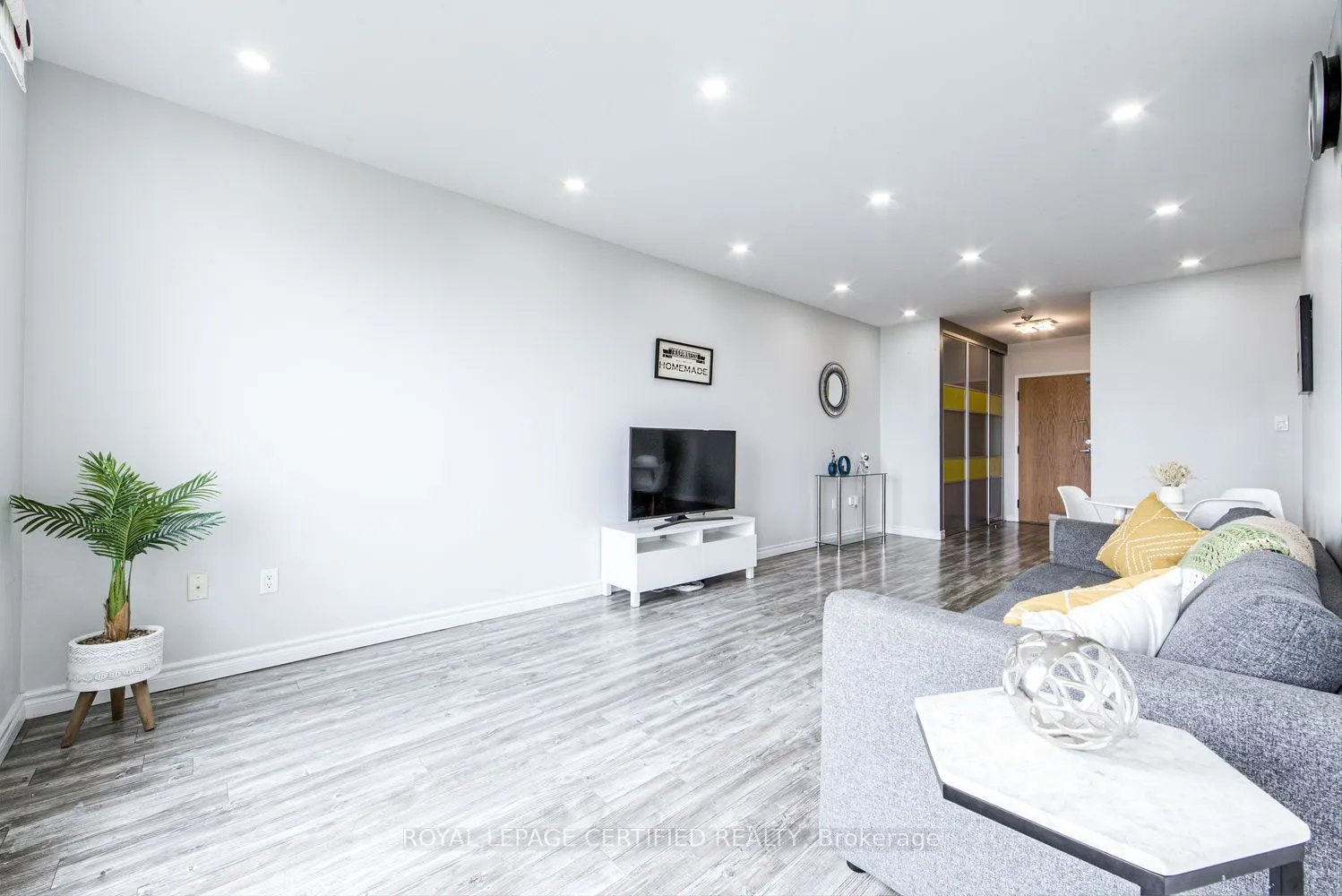 5 Concorde Place #1911