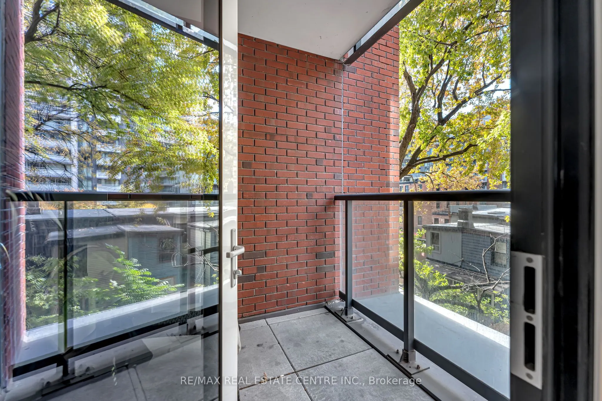 501 Adelaide Street W #306