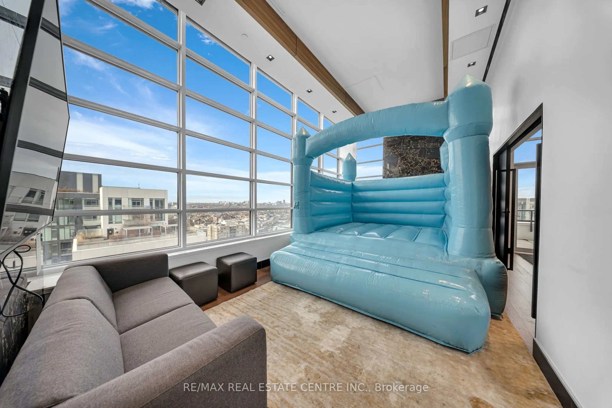 501 Adelaide Street W #306