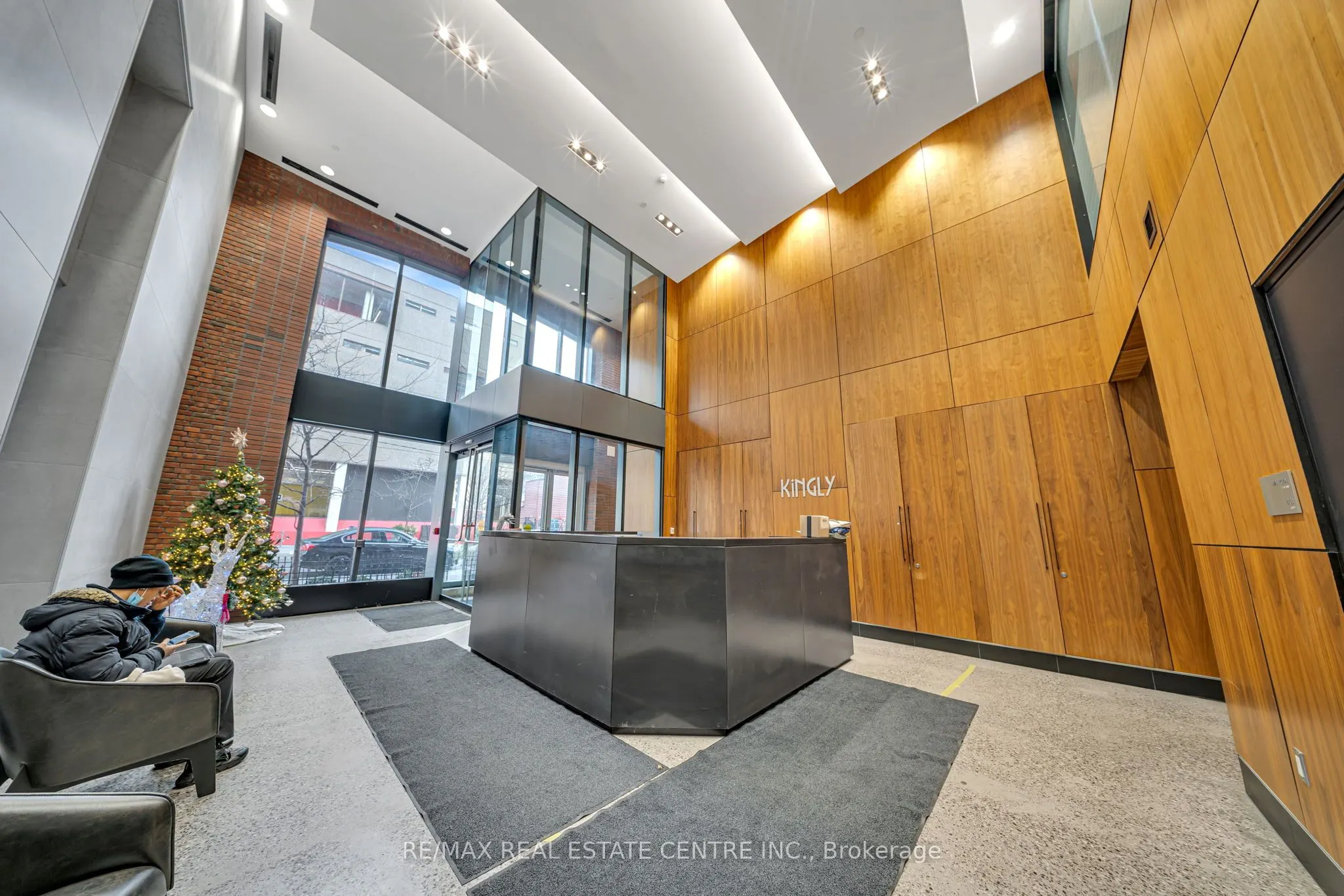 501 Adelaide Street W #306