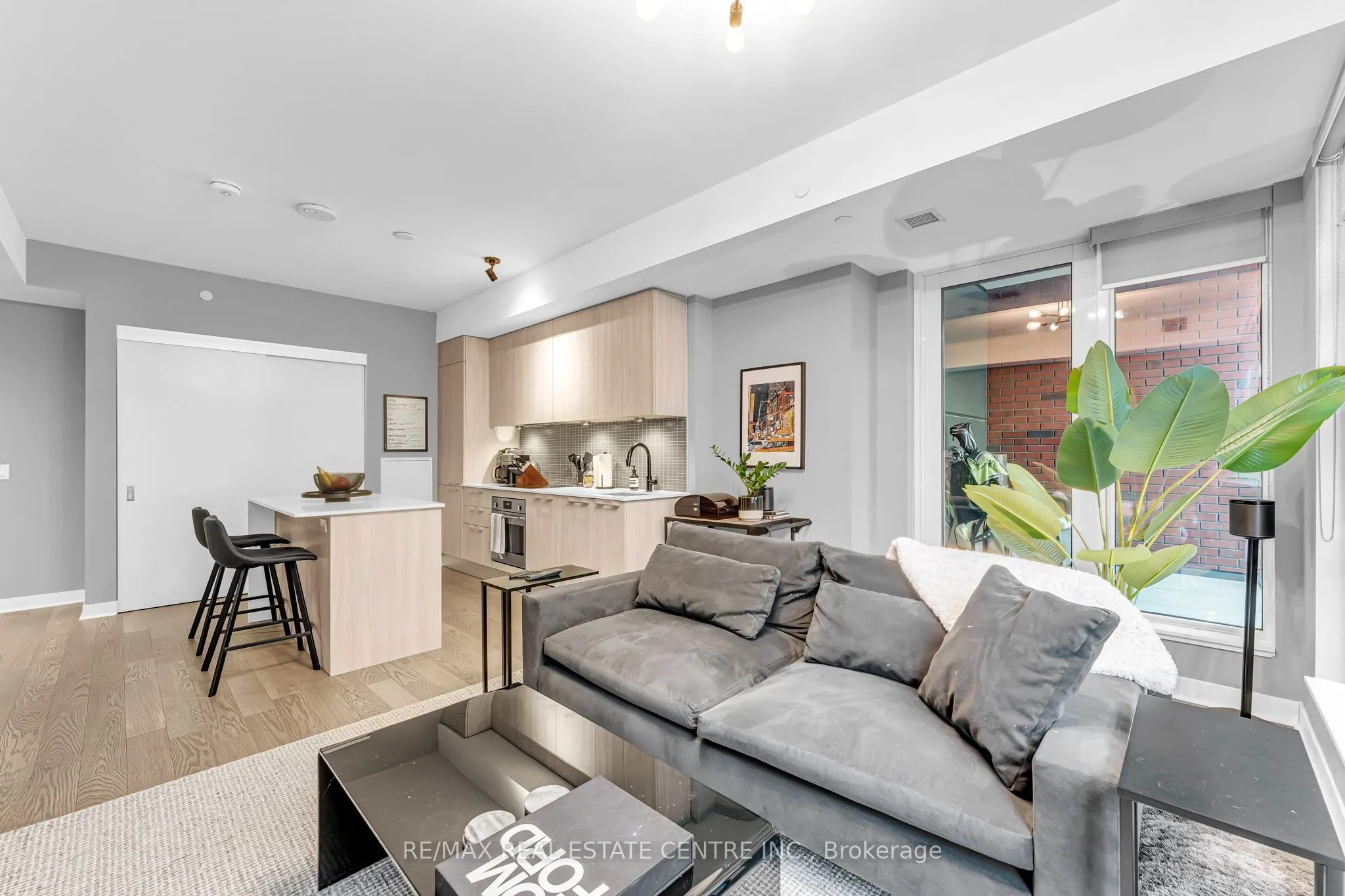 501 Adelaide Street W #306